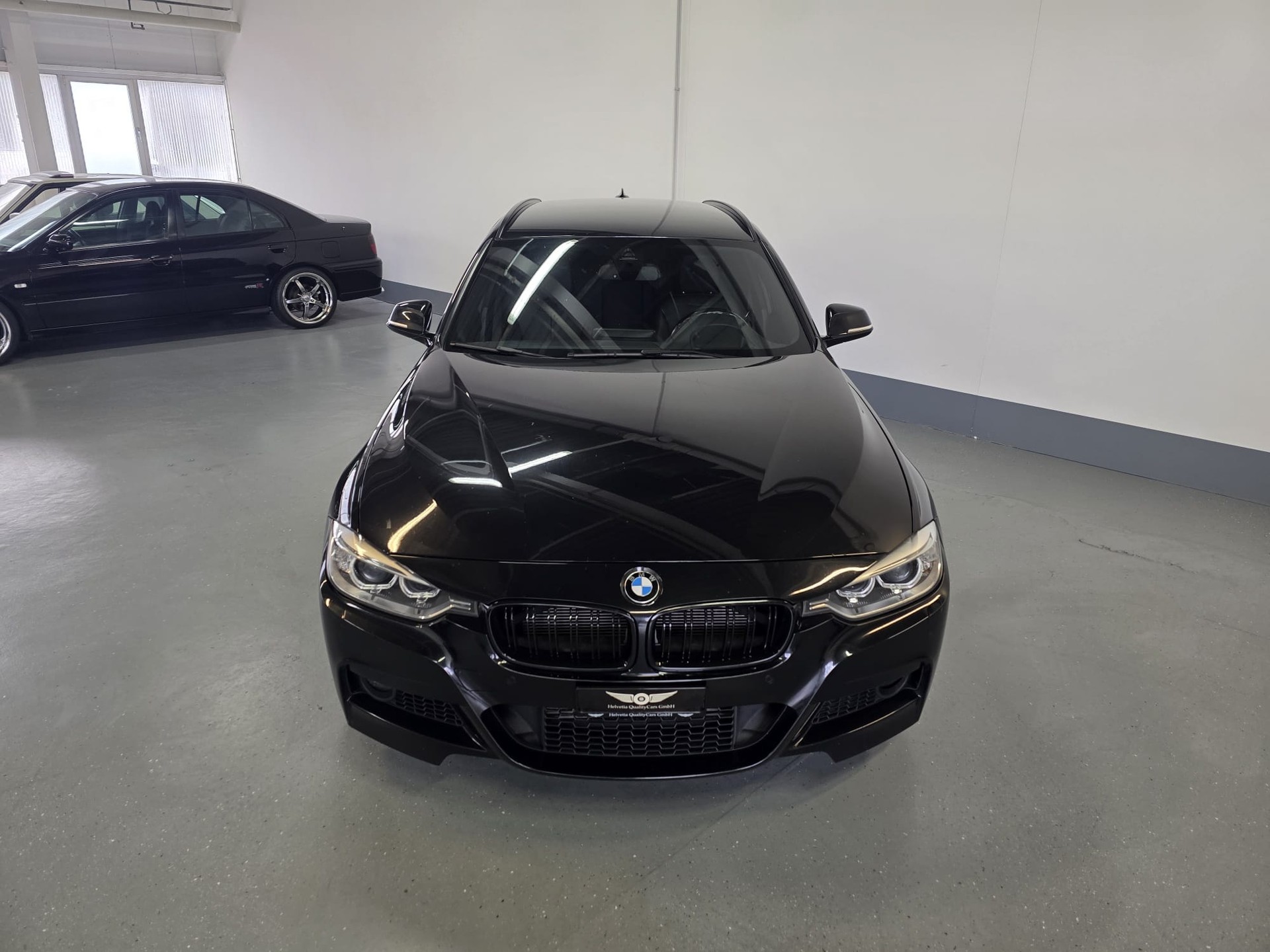 BMW 335d xDrive Touring Steptronic-image-4