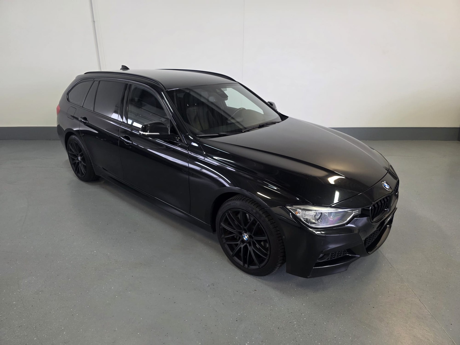 BMW 335d xDrive Touring Steptronic-image-1