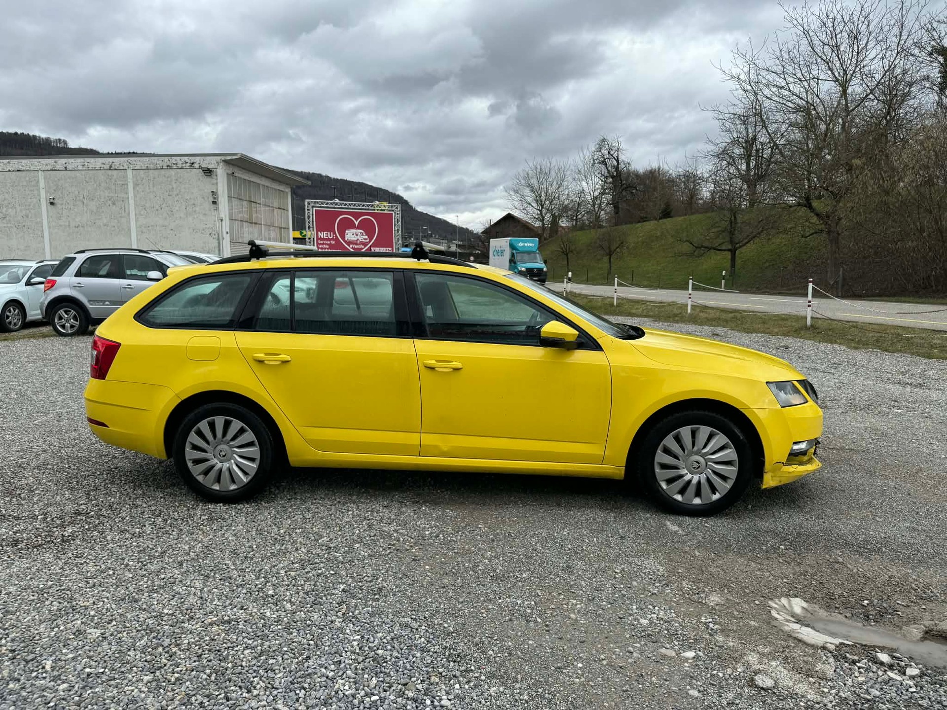 SKODA Octavia Combi 1.5 TSI Active-image-9