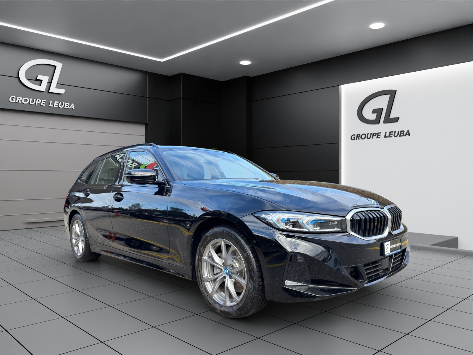 Photo BMW 320 320e xDrive Touring
