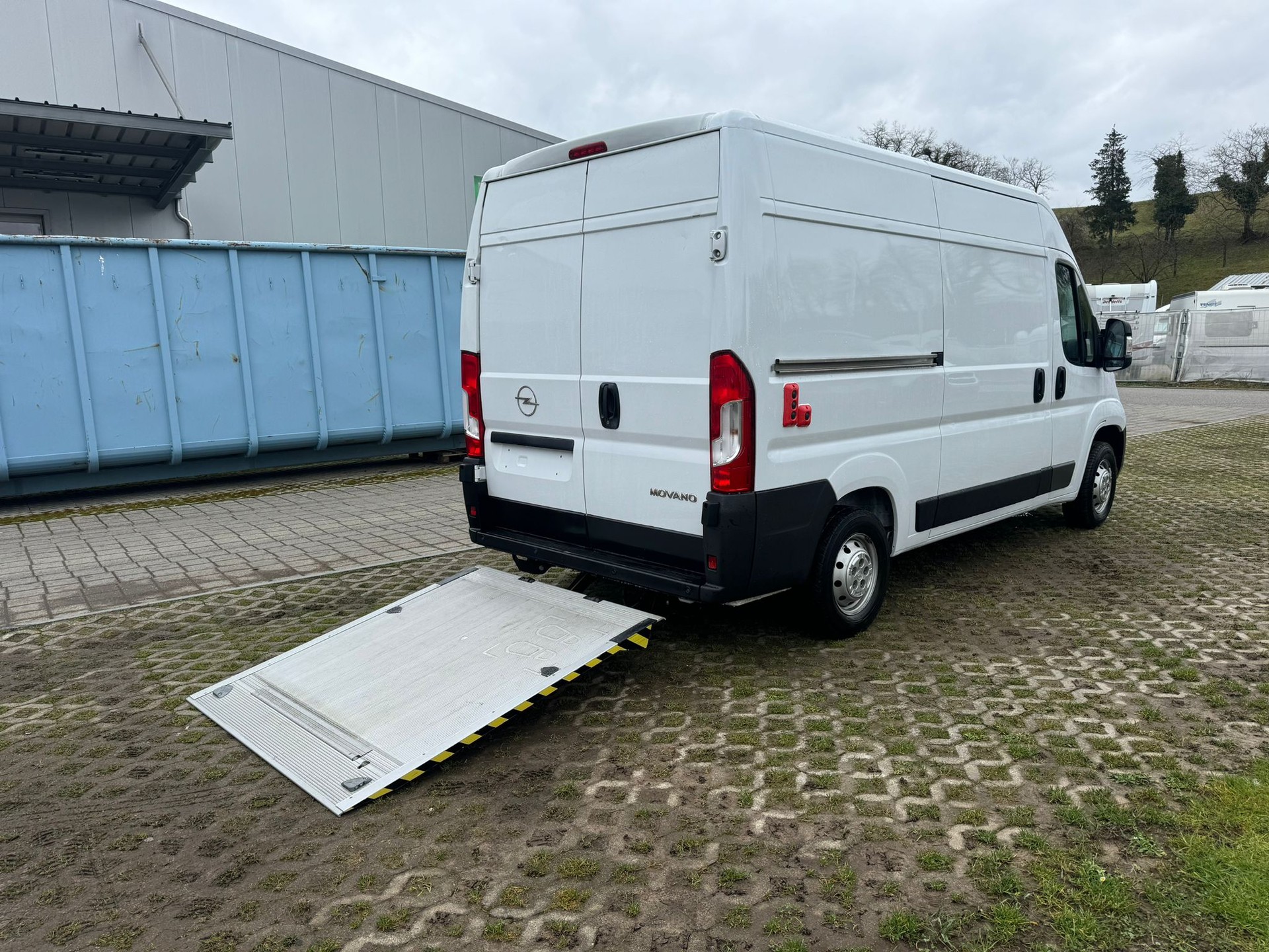 OPEL Movano 2.2 d 3,5t L1H2 Essentia-image-1