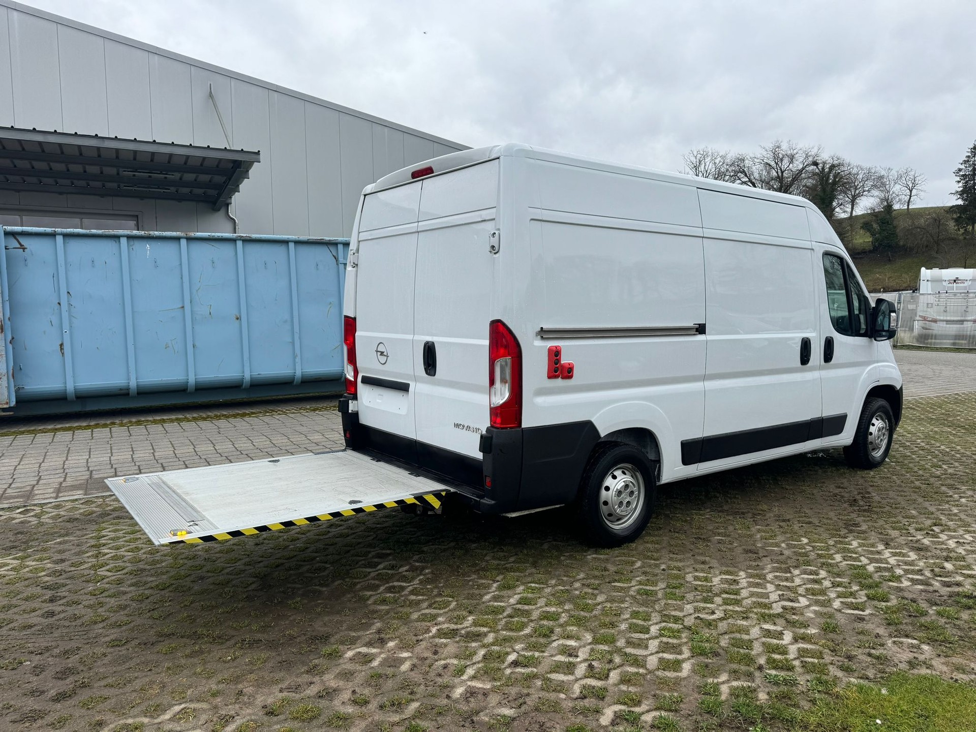 OPEL Movano 2.2 d 3,5t L1H2 Essentia-image-0