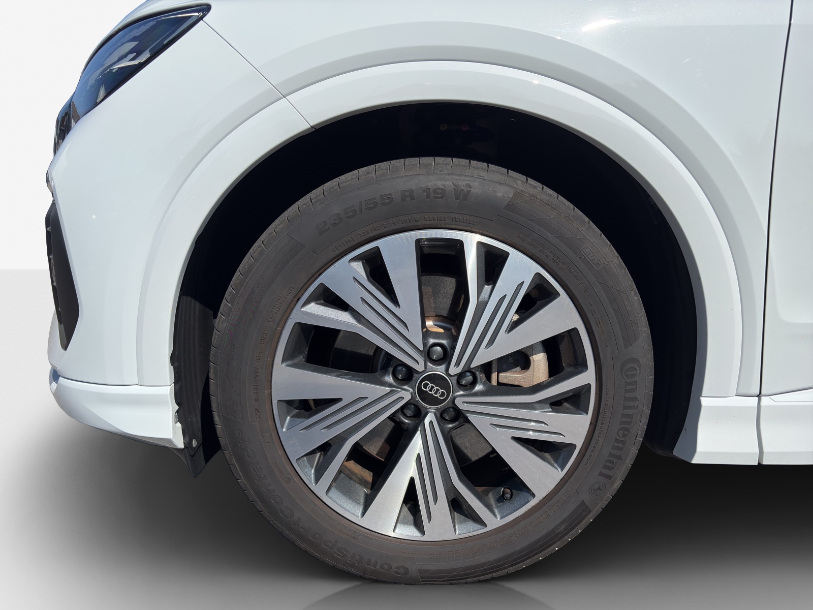 AUDI Q4 e-tron 50 quattro-image-13