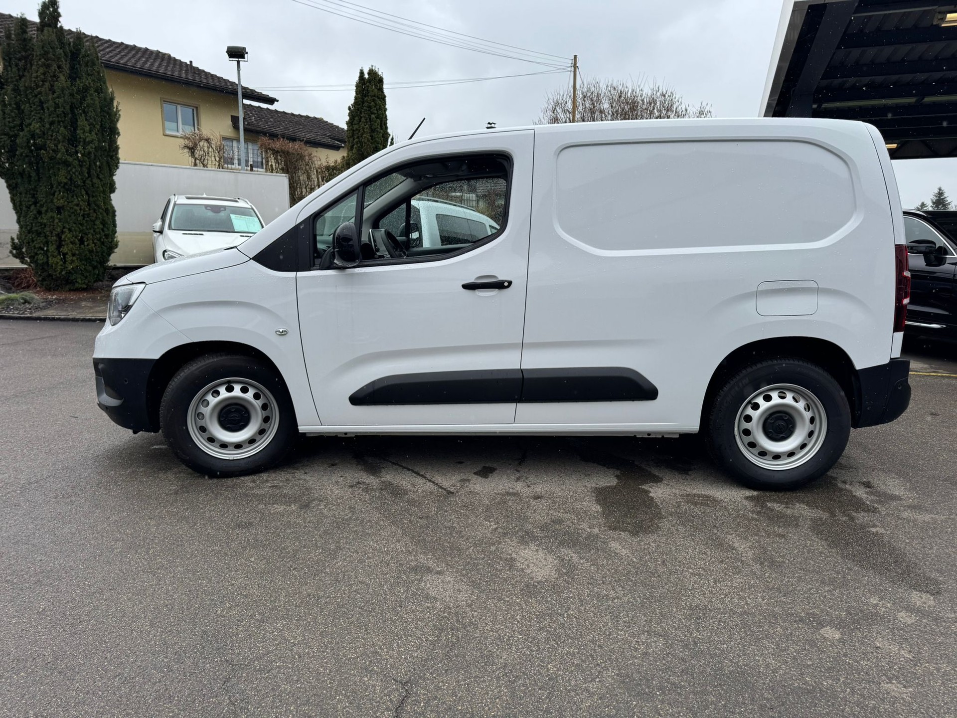 OPEL Combo-e Cargo 2.4T Enjoy-image-5