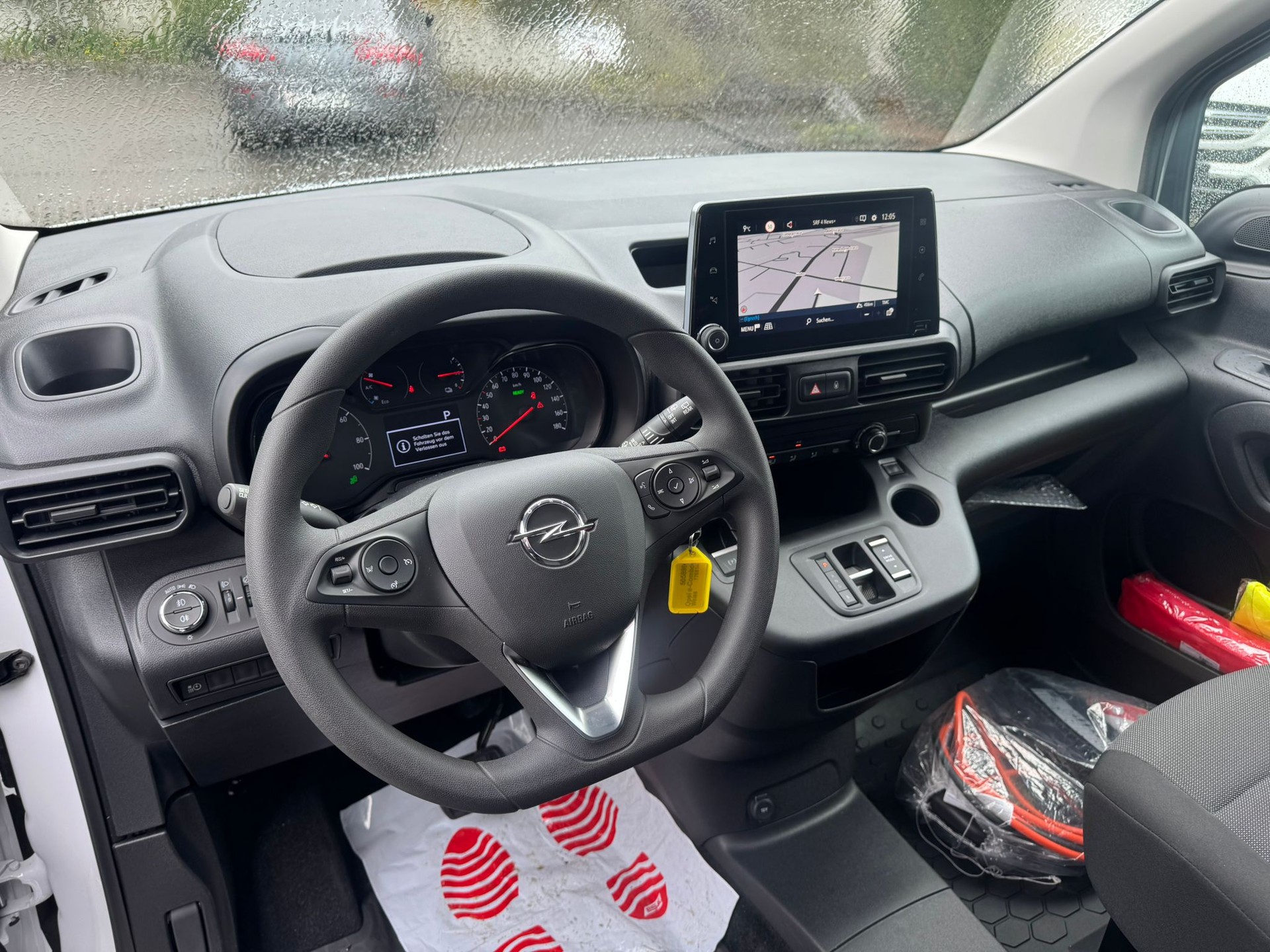 OPEL Combo-e Cargo 2.4T Enjoy-image-12