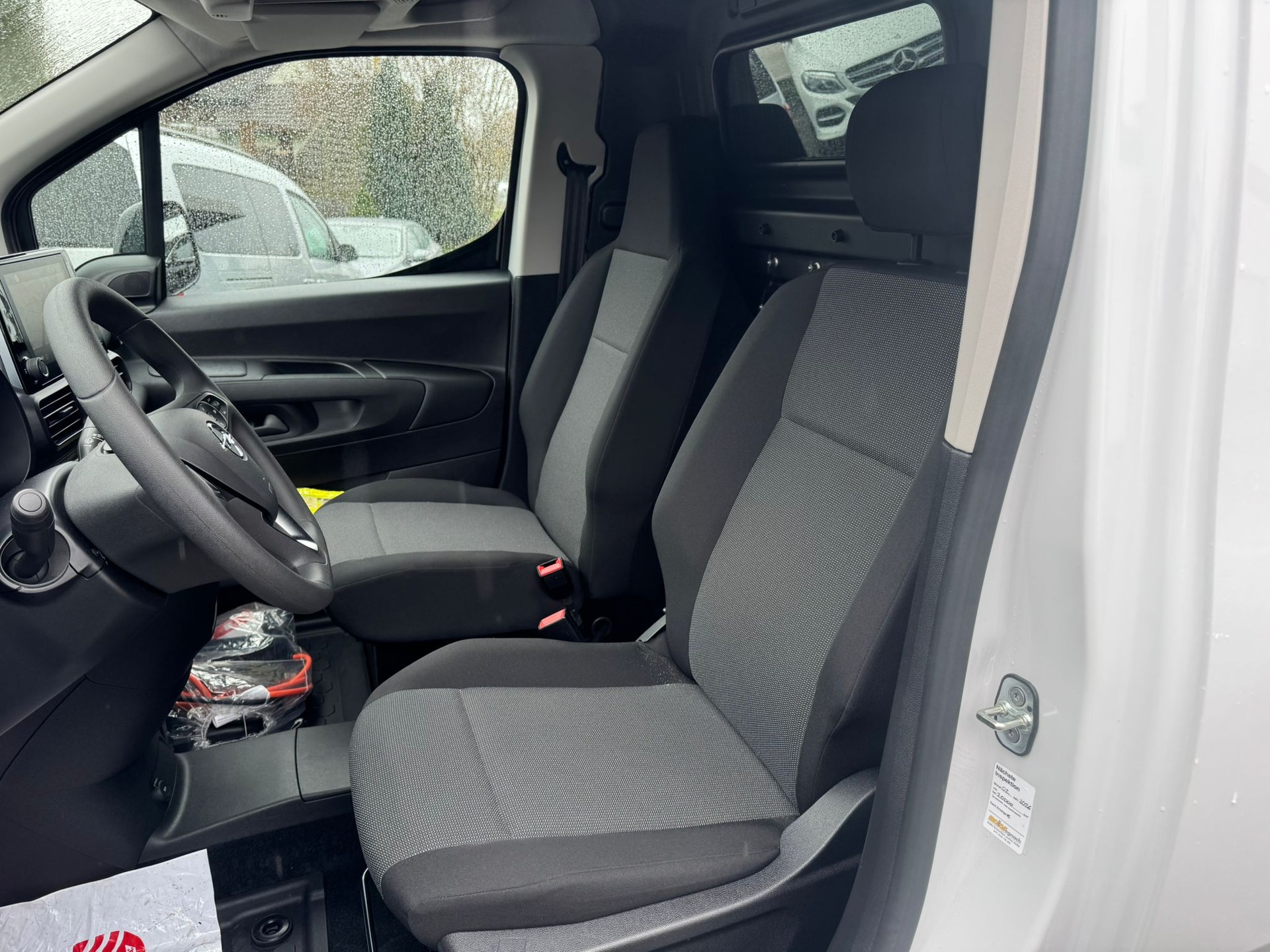 OPEL Combo-e Cargo 2.4T Enjoy-image-10