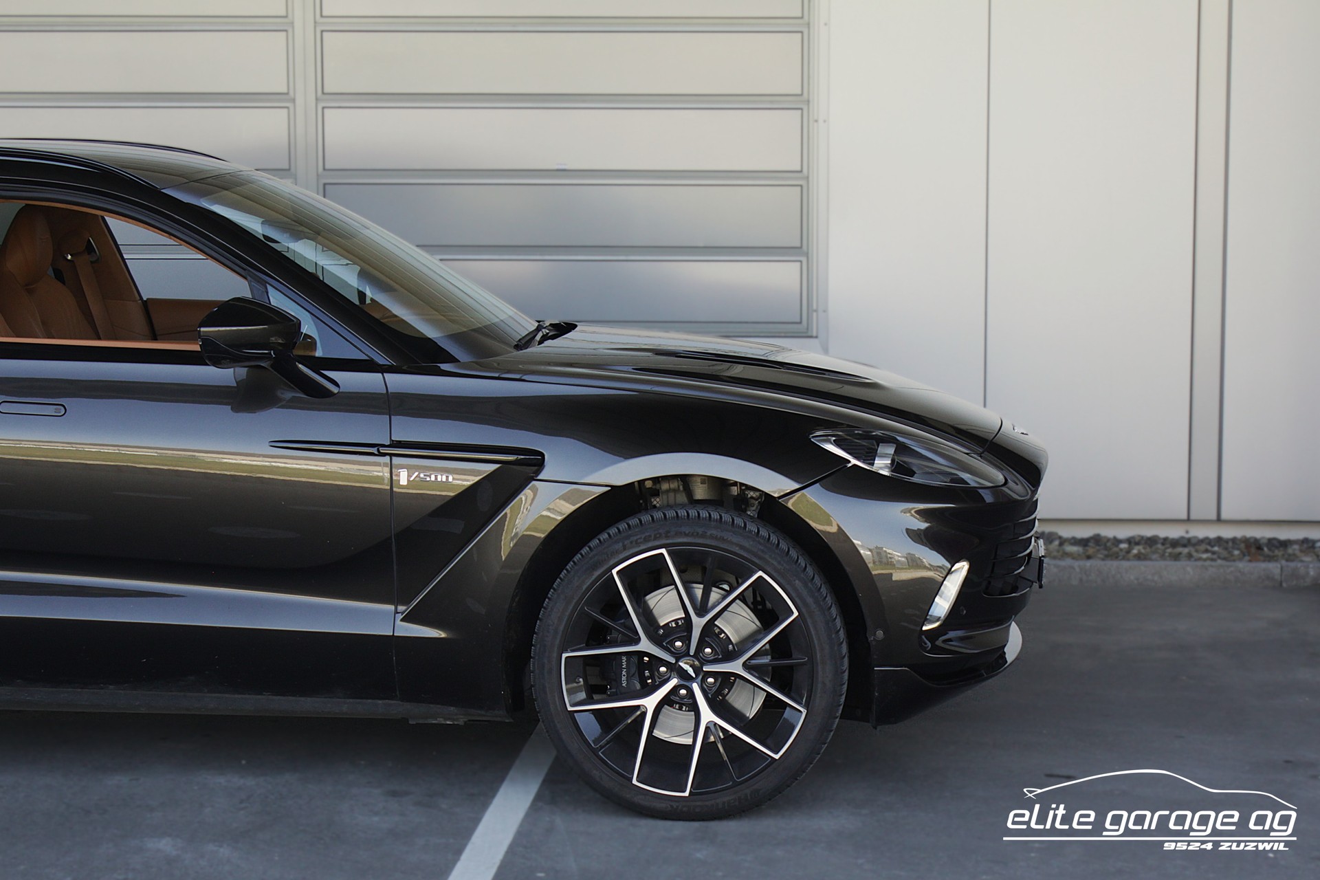 ASTON MARTIN DBX 4.0 V8 1/500-image-9