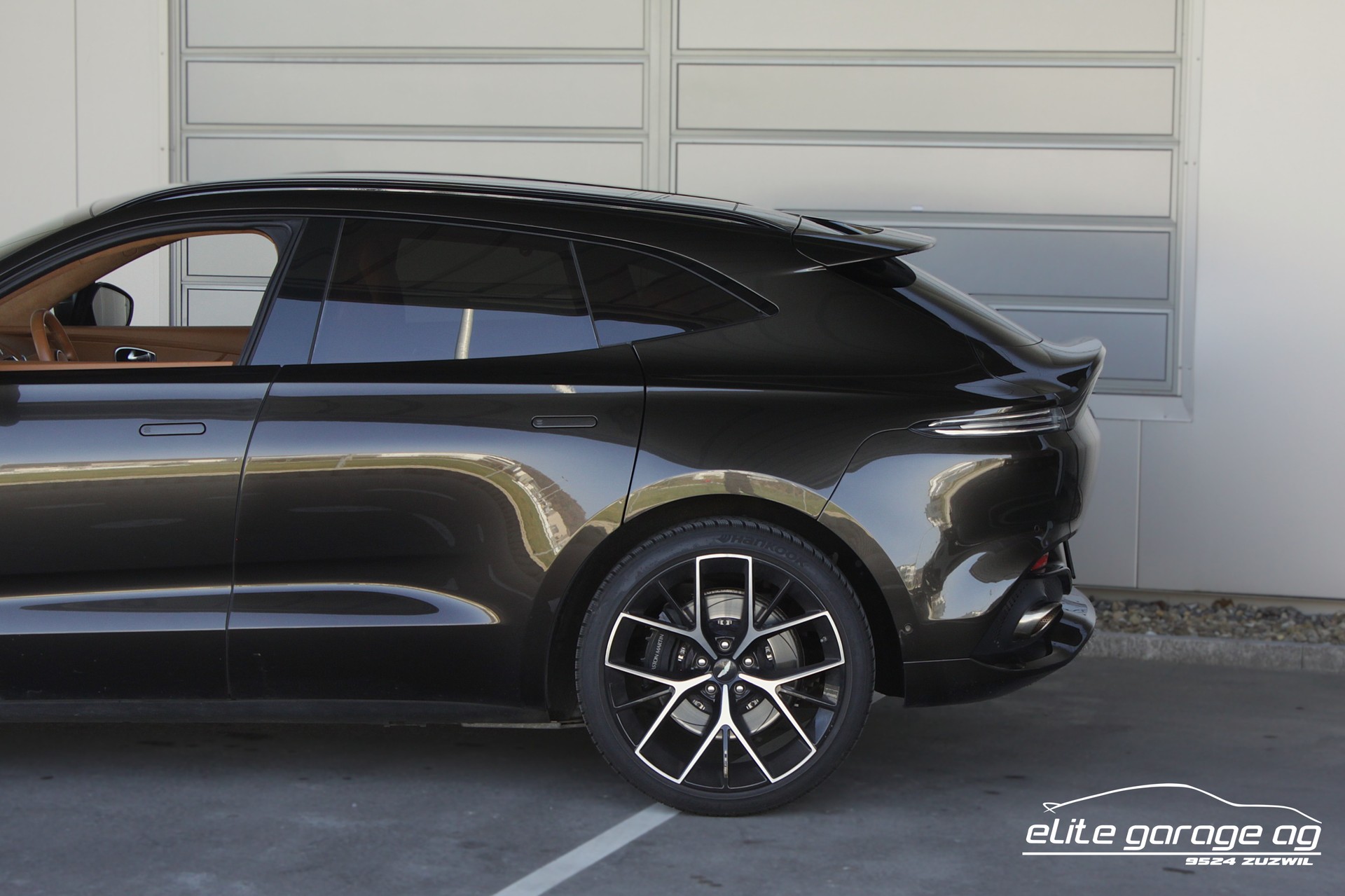 ASTON MARTIN DBX 4.0 V8 1/500-image-12