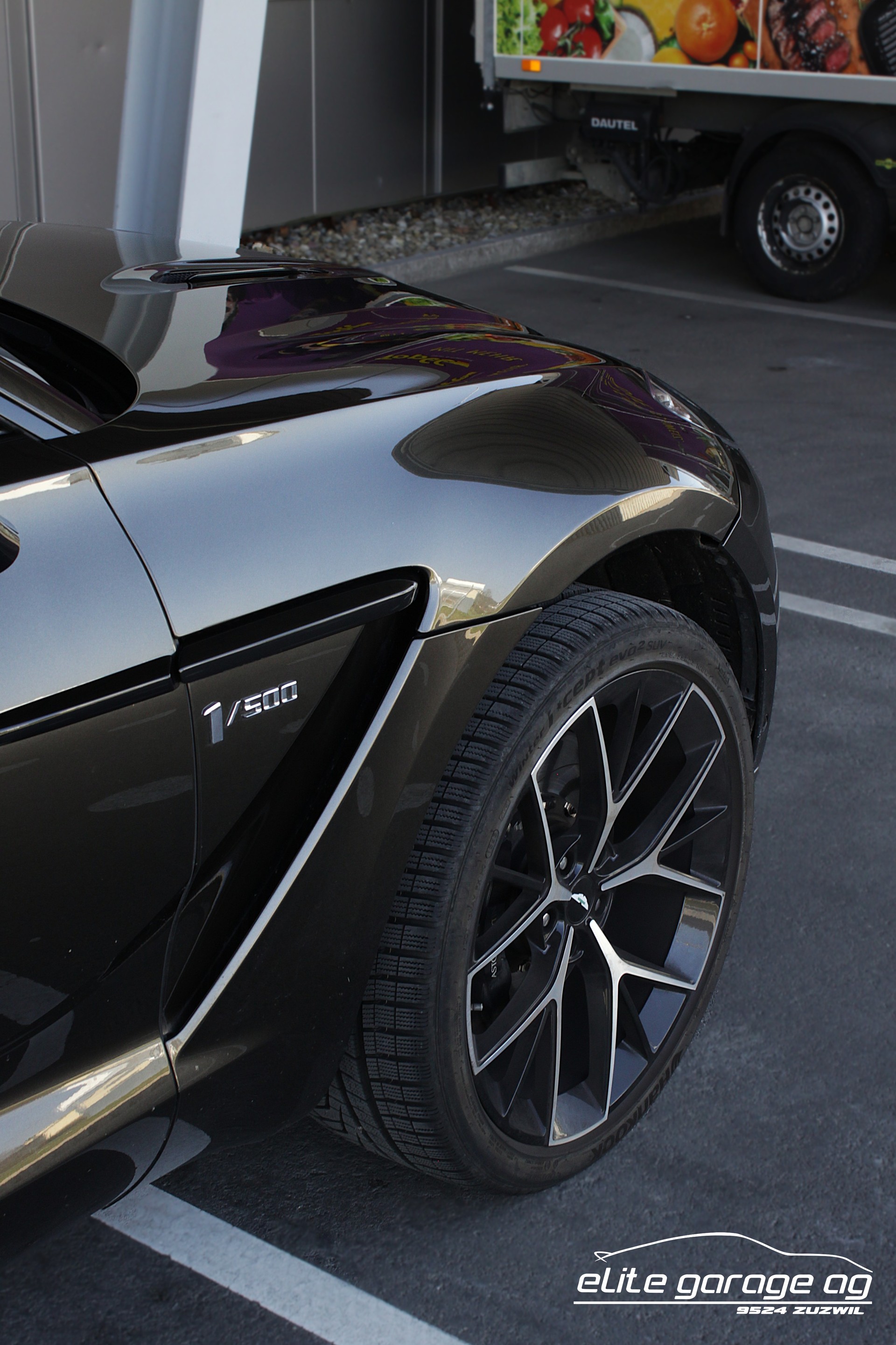 ASTON MARTIN DBX 4.0 V8 1/500-image-10