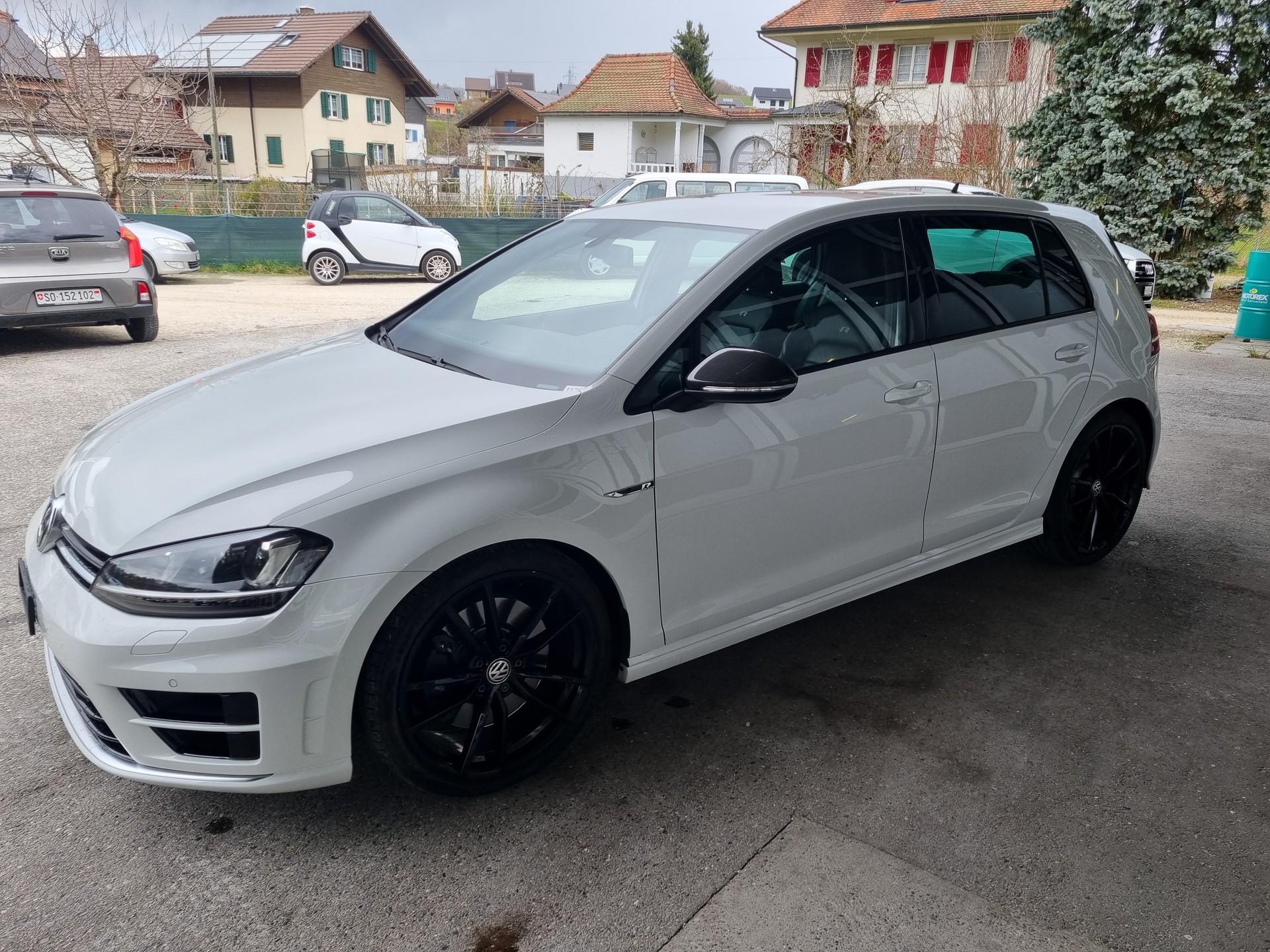 VW Golf 2.0 TSI R 4Motion DSG-image-4