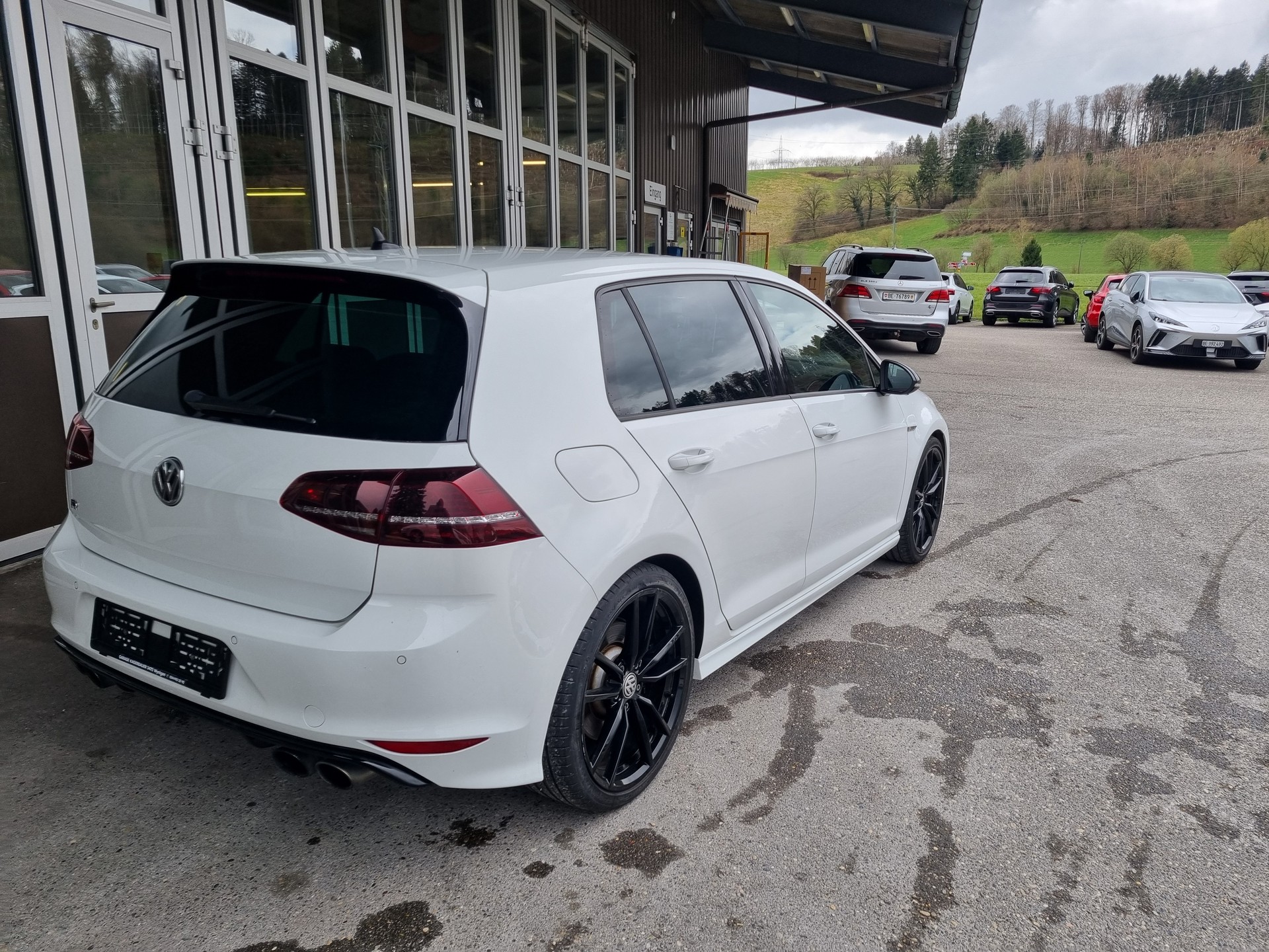 VW Golf 2.0 TSI R 4Motion DSG-image-3