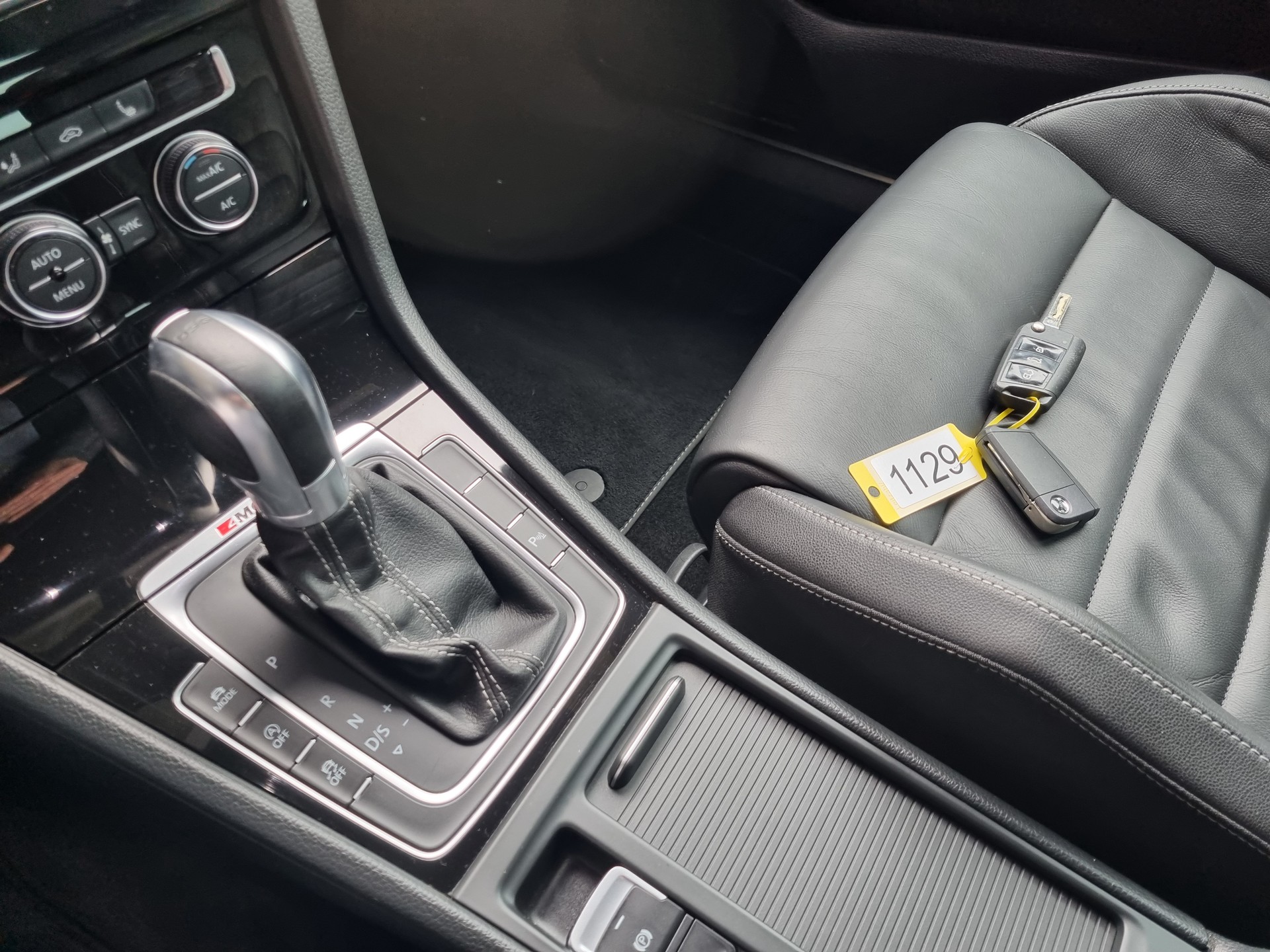 VW Golf 2.0 TSI R 4Motion DSG-image-10