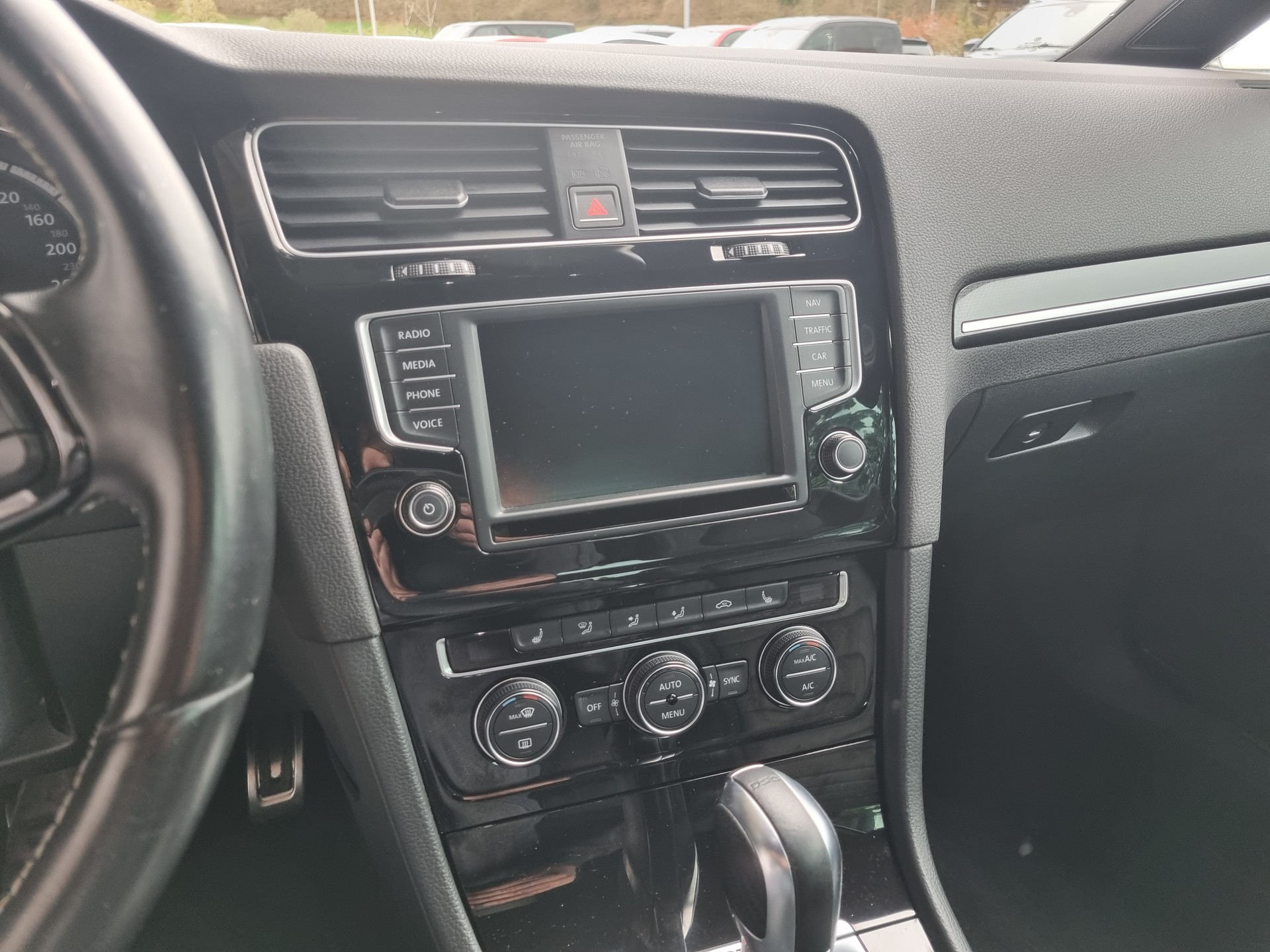 VW Golf 2.0 TSI R 4Motion DSG-image-9