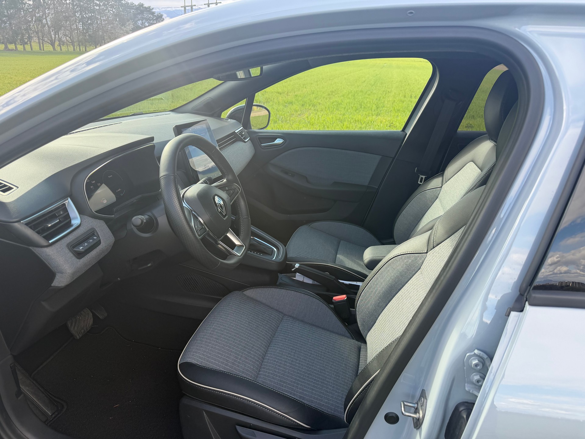 RENAULT Clio 1.6 E-Tech Evolution-image-10