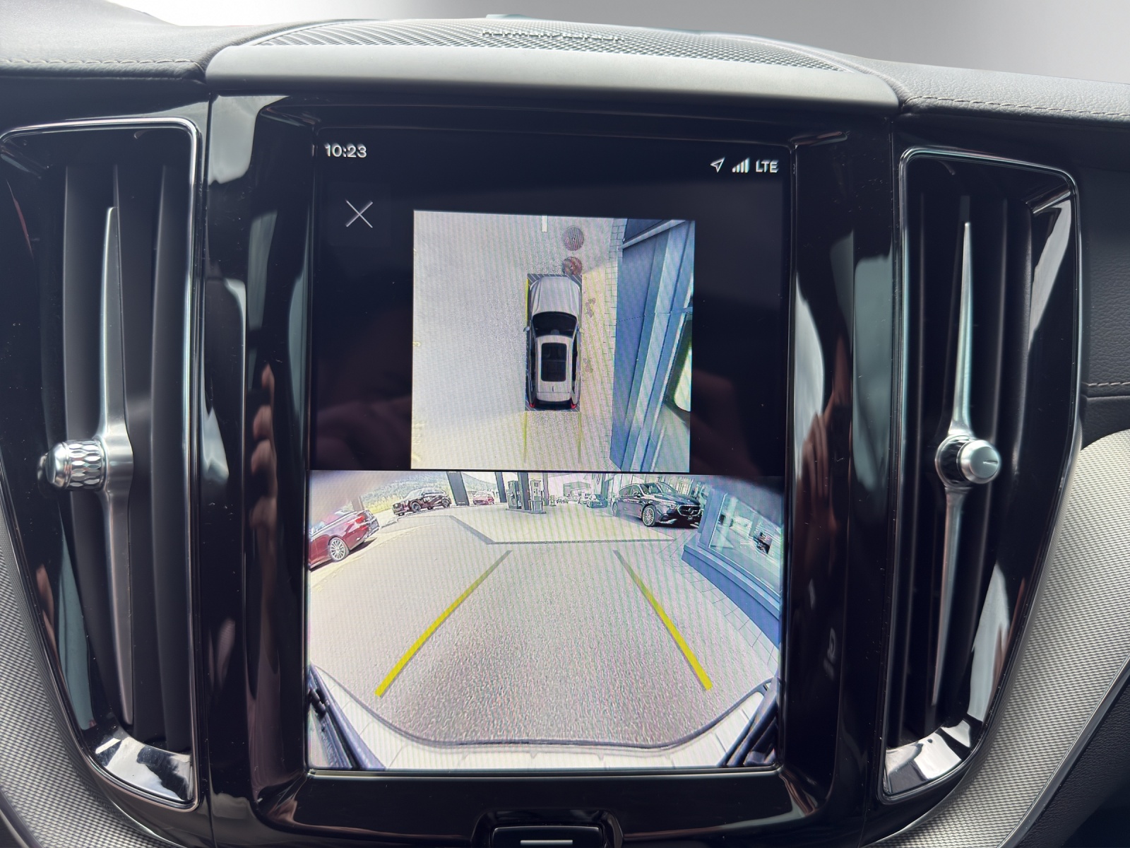 VOLVO XC60 T8 eAWD Ultim Dark-image-14