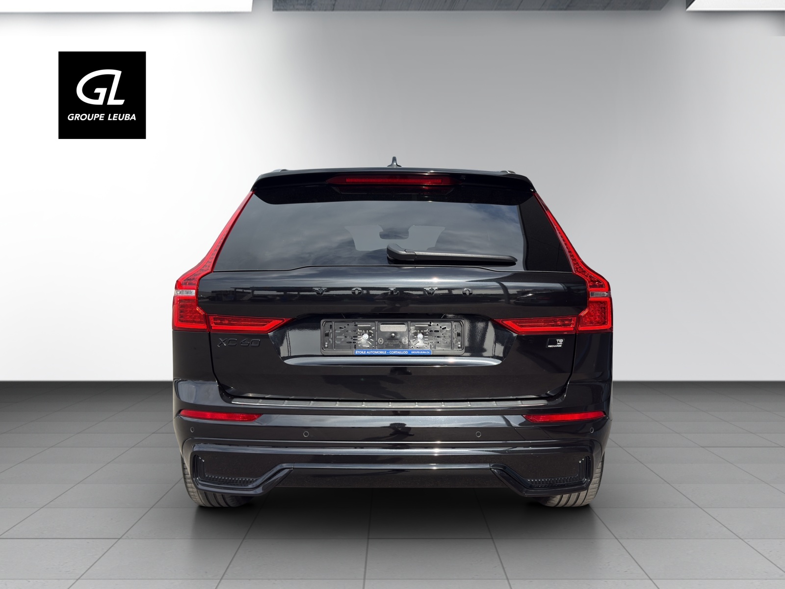 VOLVO XC60 T8 eAWD Ultim Dark-image-3