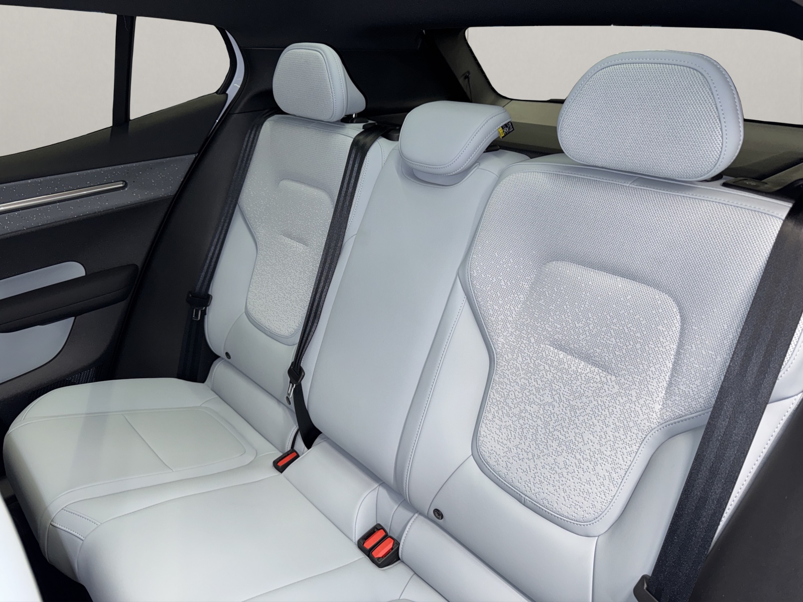 VOLVO EX30 E60 Twin Ultra Performance AWD-image-13