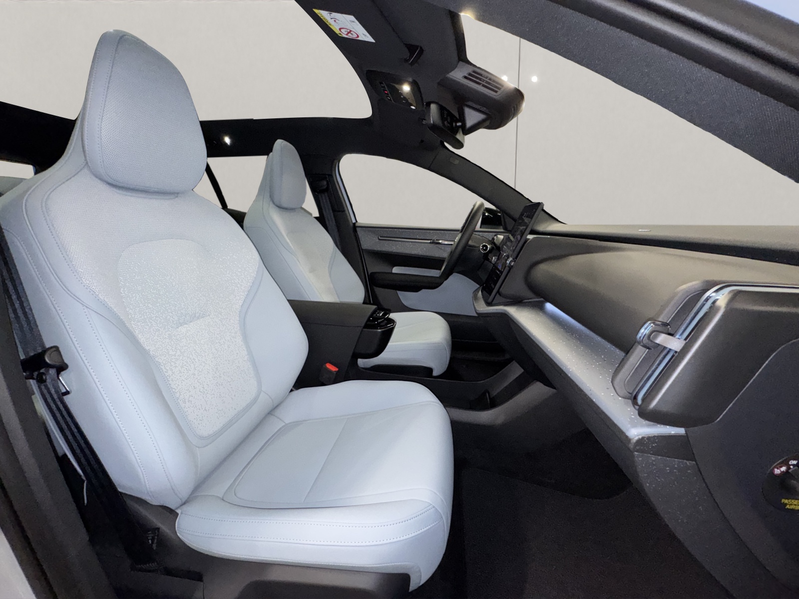 VOLVO EX30 E60 Twin Ultra Performance AWD-image-8
