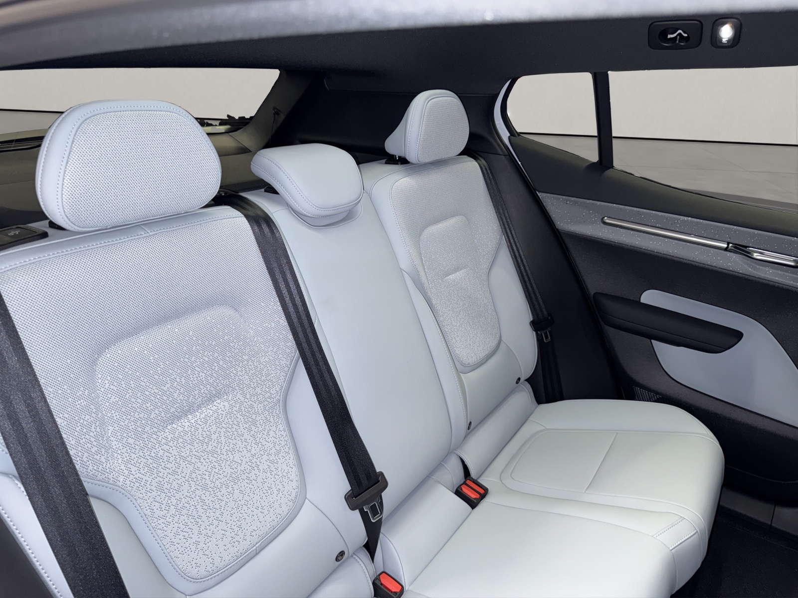 VOLVO EX30 E60 Twin Ultra Performance AWD-image-15