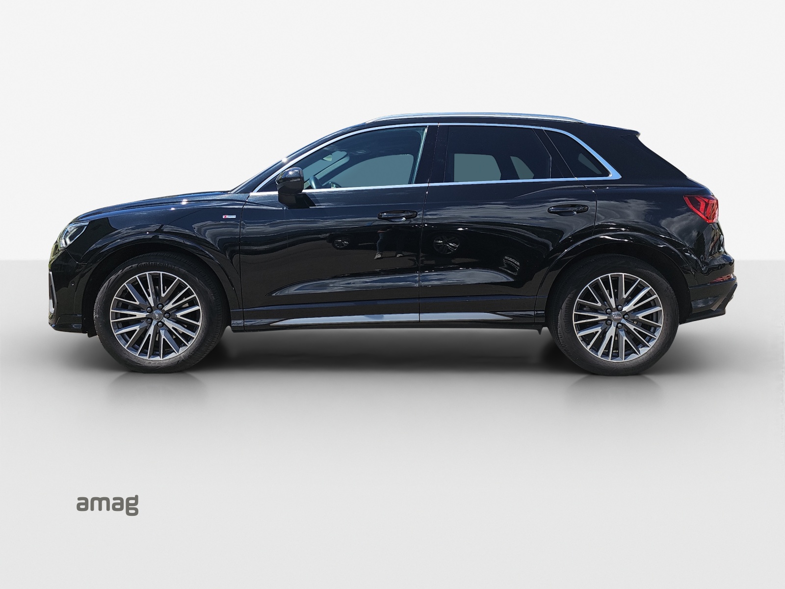 AUDI Q3 45 TFSI S line quattro S-tronic-image-1