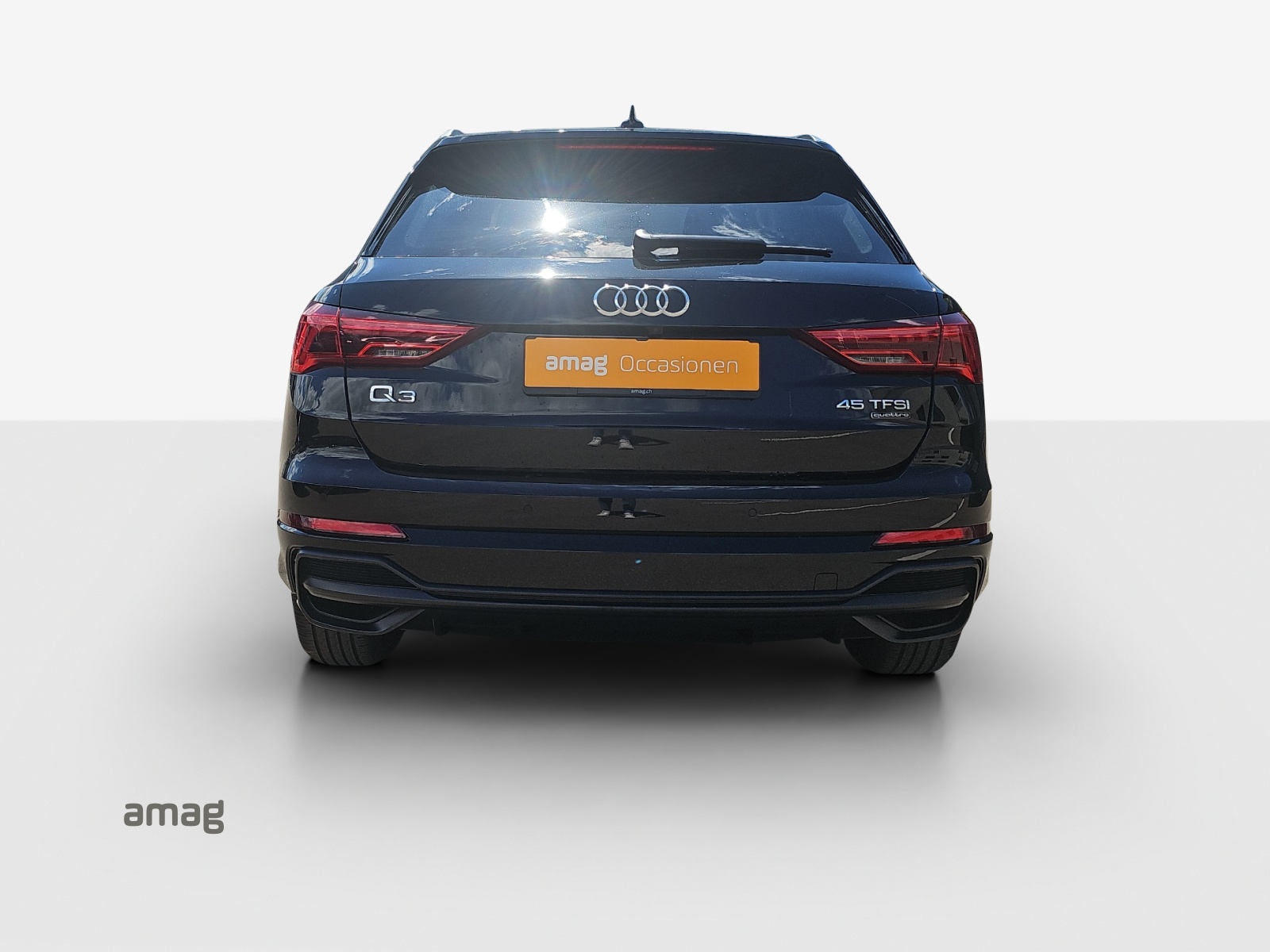 AUDI Q3 45 TFSI S line quattro S-tronic-image-3