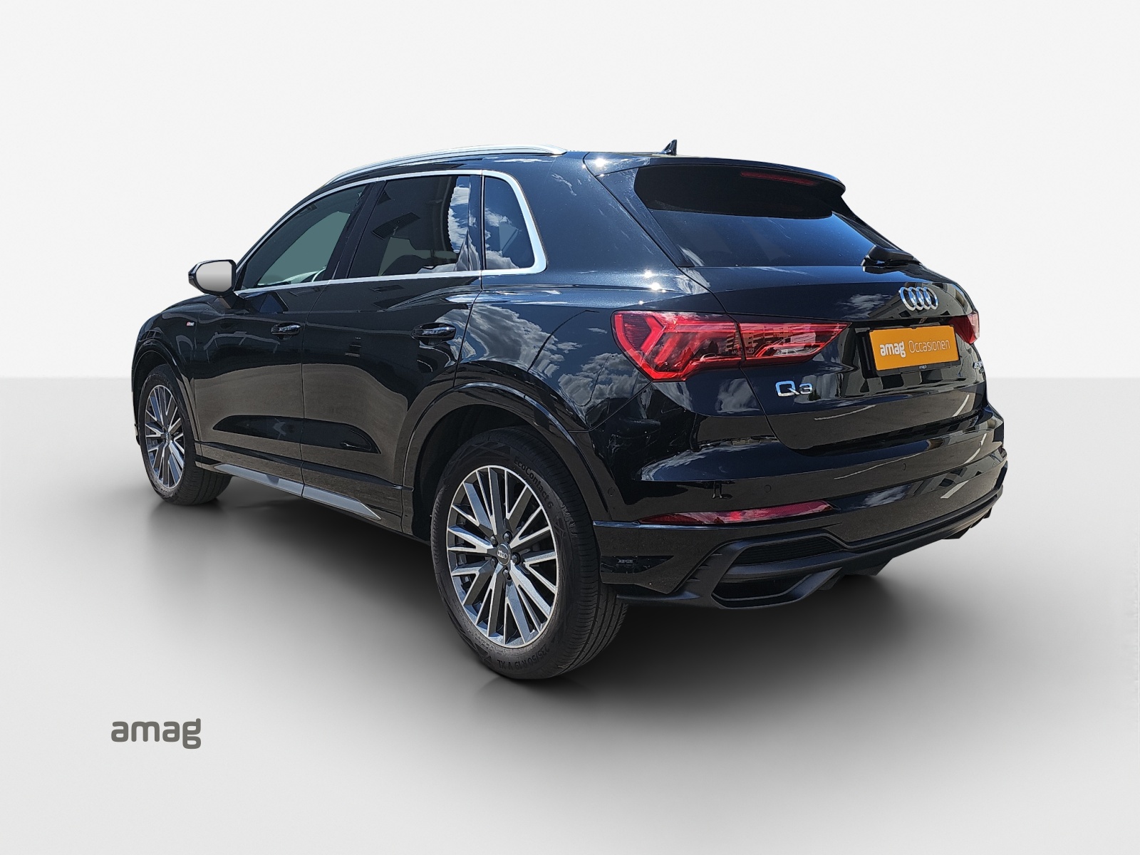 AUDI Q3 45 TFSI S line quattro S-tronic-image-2