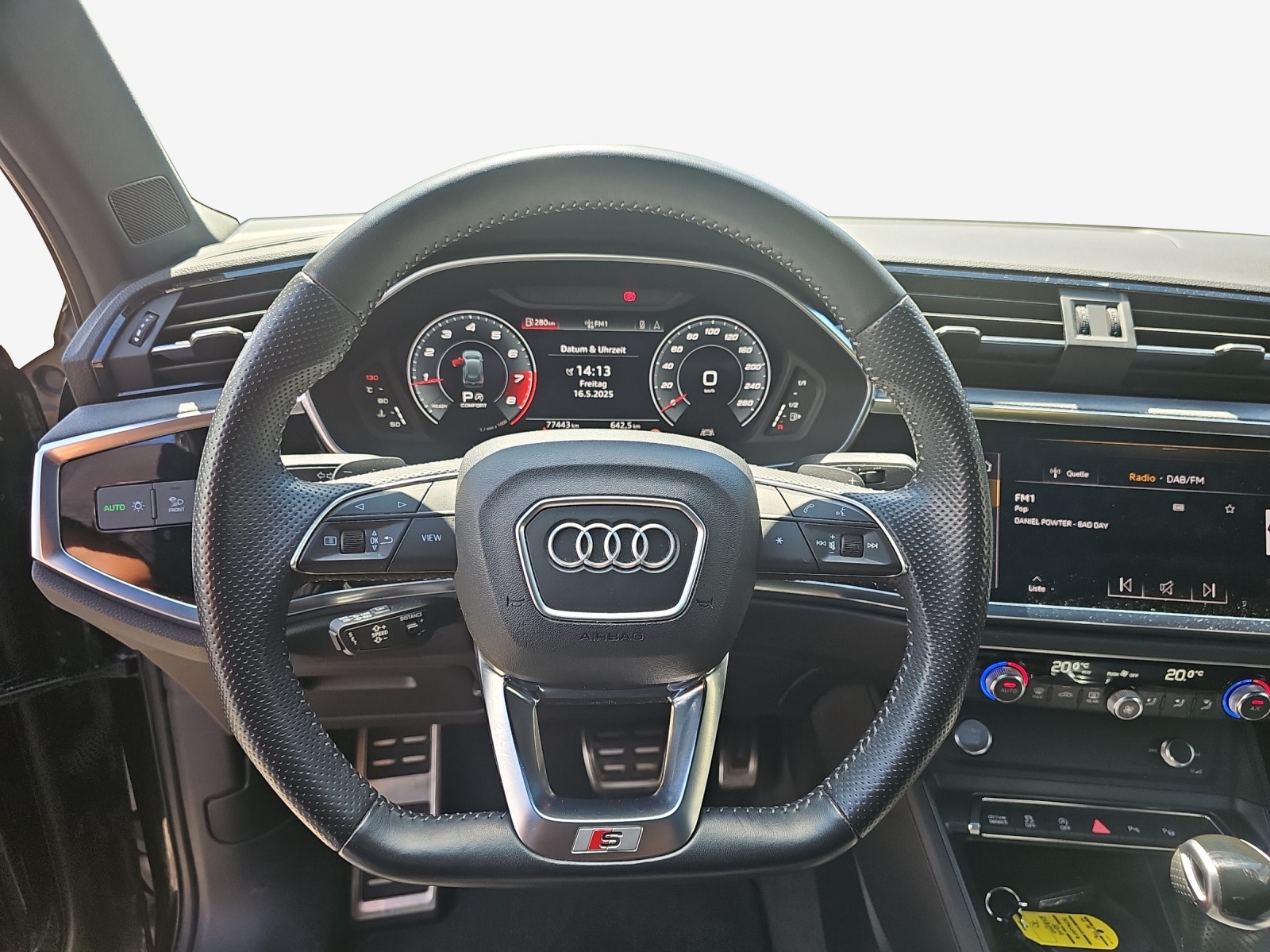 AUDI Q3 45 TFSI S line quattro S-tronic-image-9