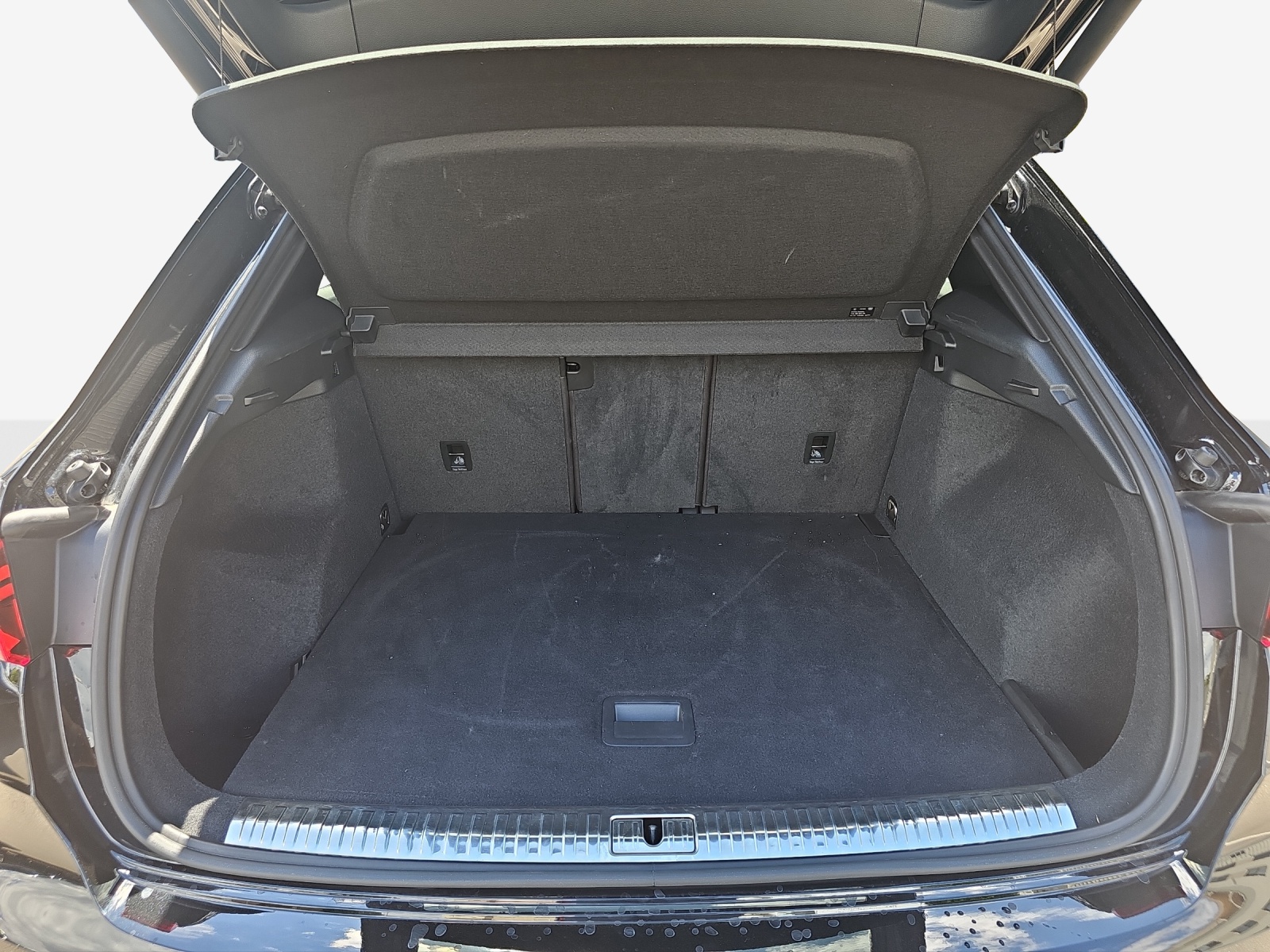 AUDI Q3 45 TFSI S line quattro S-tronic-image-12