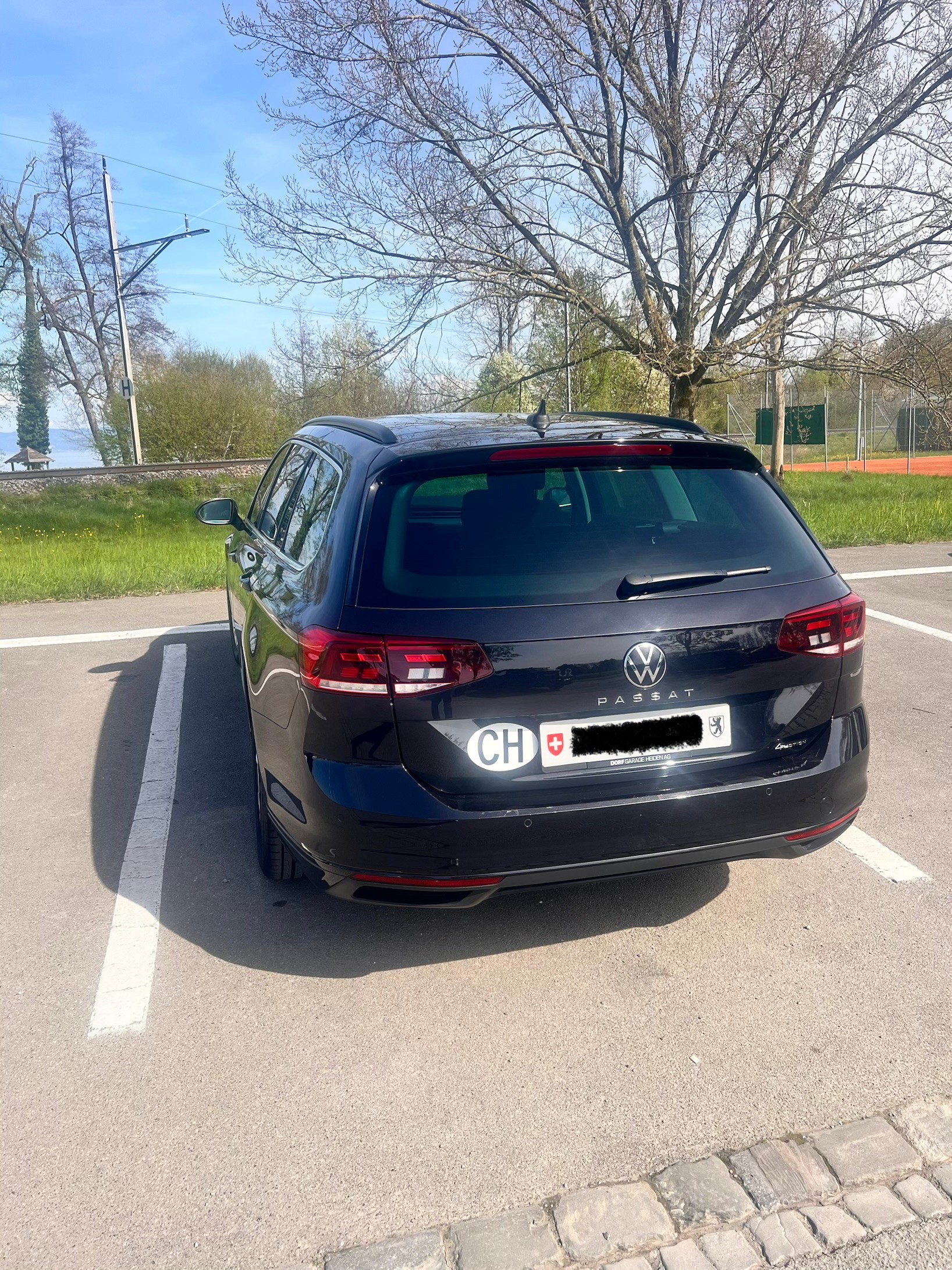 VW Passat 2.0 TDI BMT Business 4Motion DSG-image-2