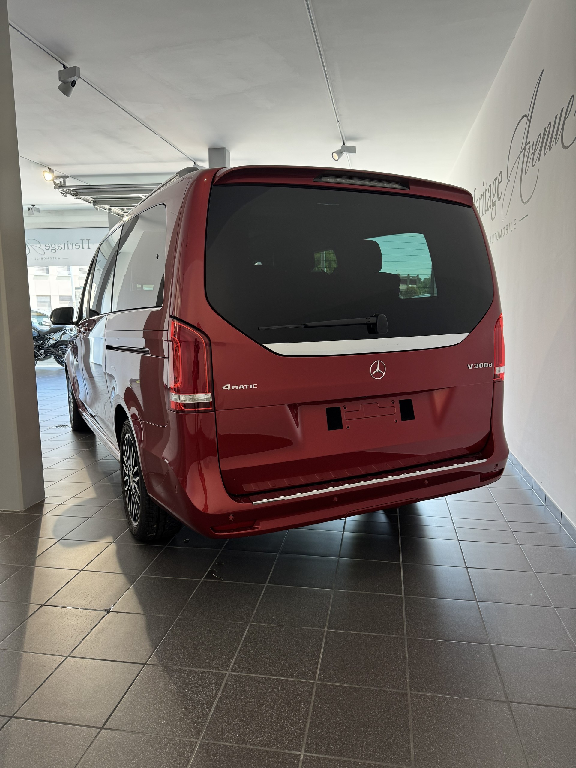 MERCEDES-BENZ V 300 d lang Avantgarde 4Matic 9G-Tronic-image-2