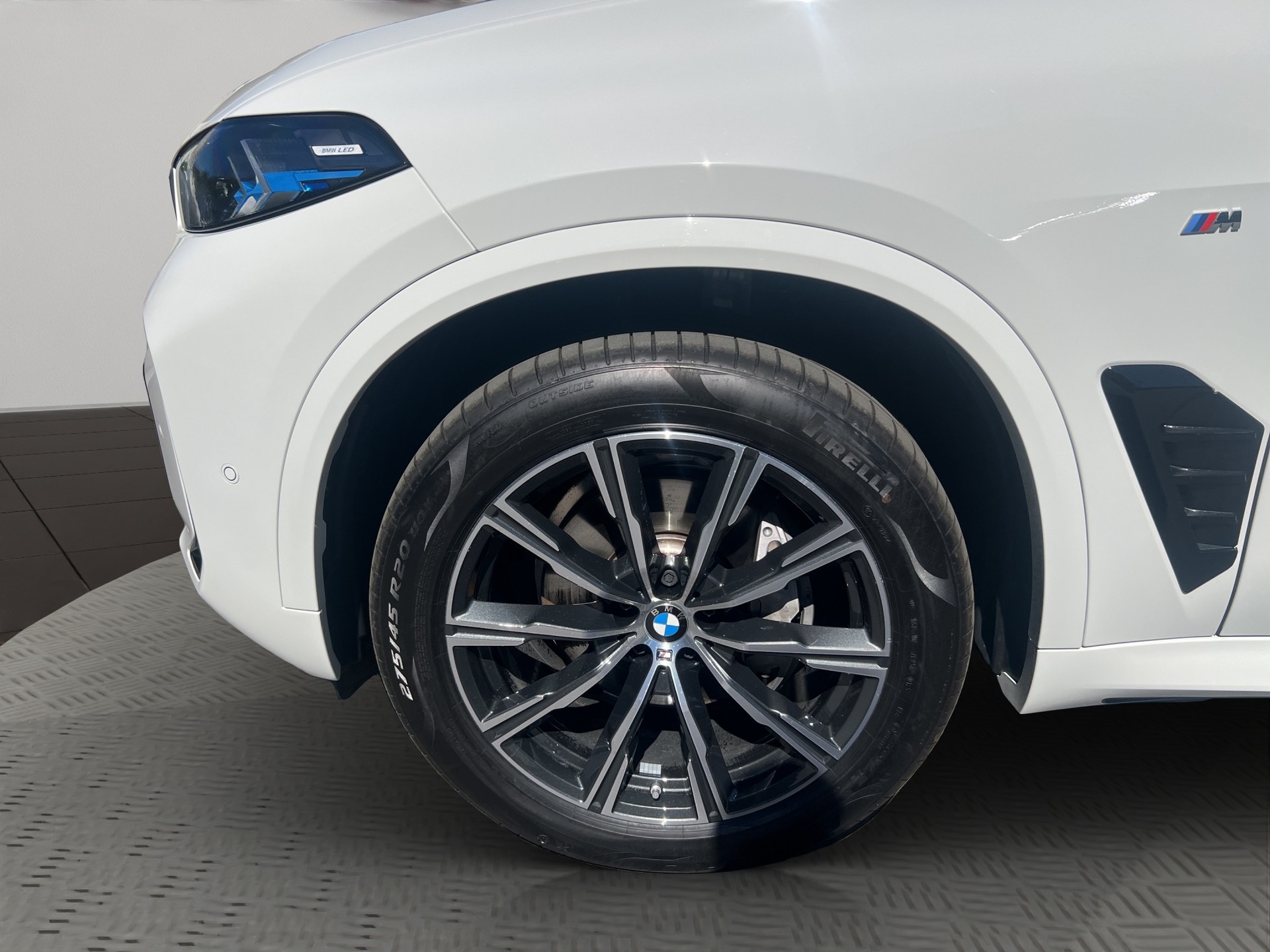 BMW X5 xDrive 48V 30d M Sport Steptronic-image-8