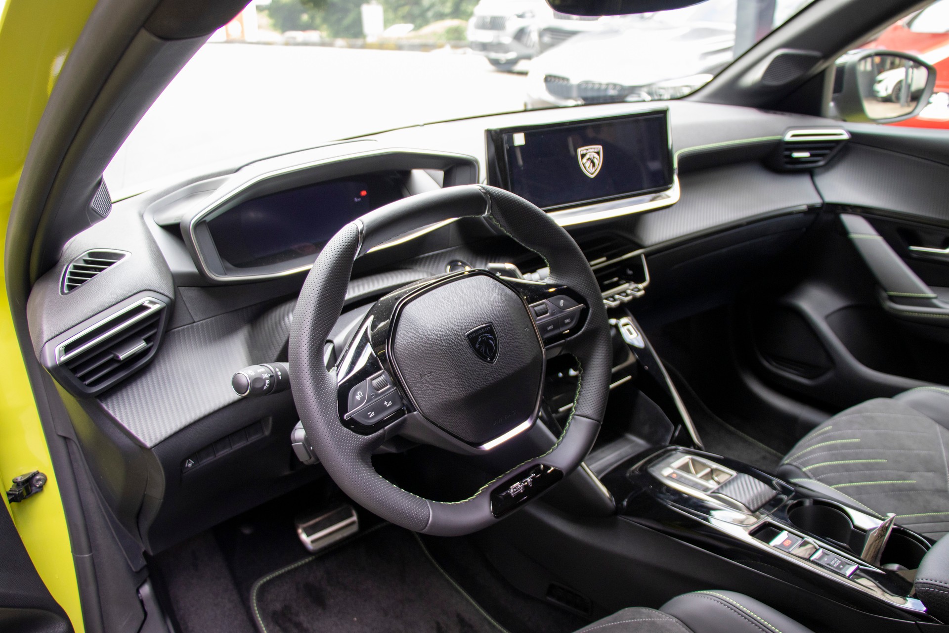 PEUGEOT 208 1.2 MHEV 110 GT-image-7