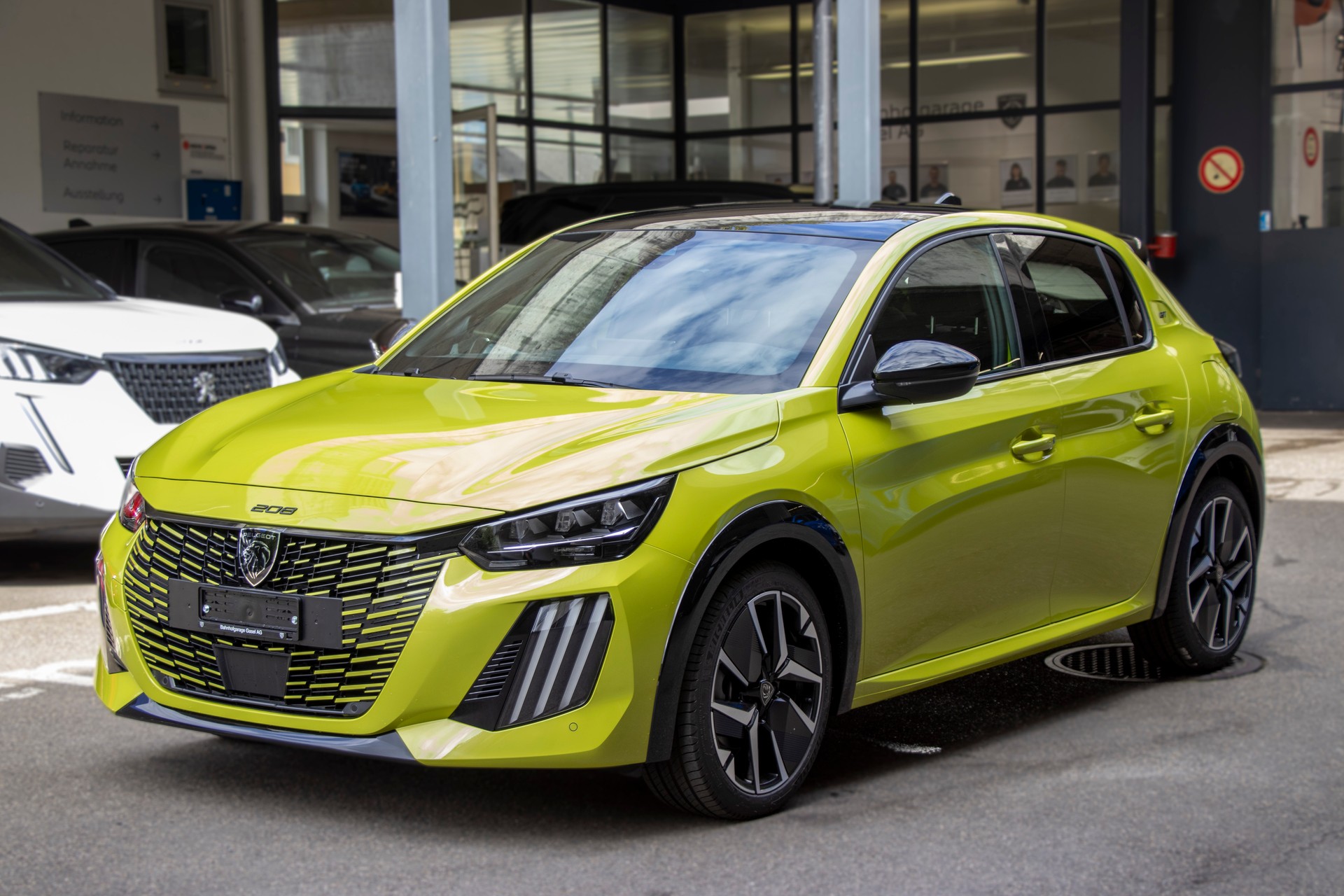 PEUGEOT 208 1.2 MHEV 110 GT-image-0
