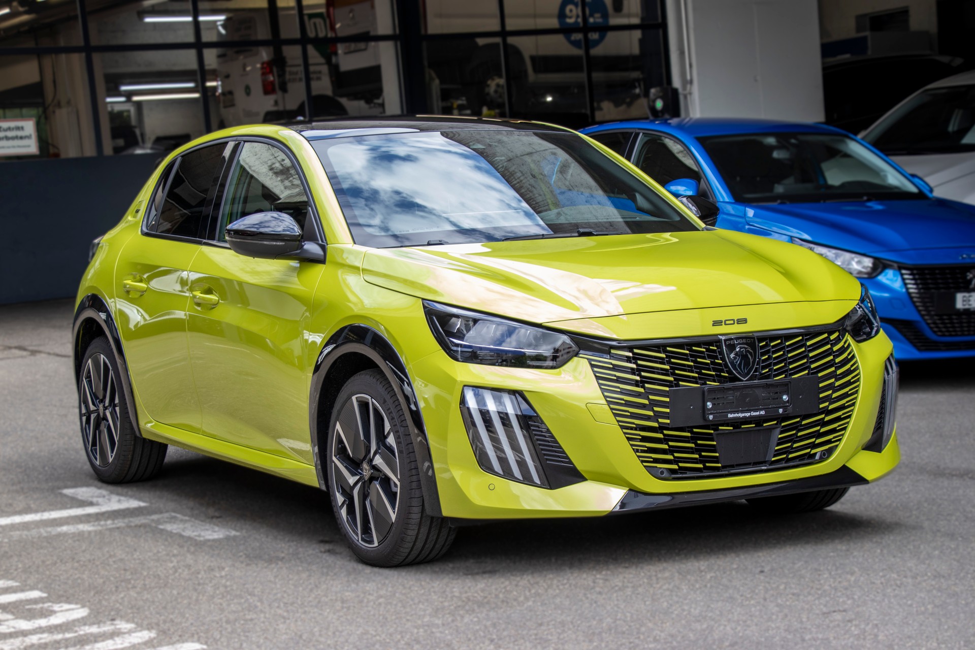 PEUGEOT 208 1.2 MHEV 110 GT-image-3