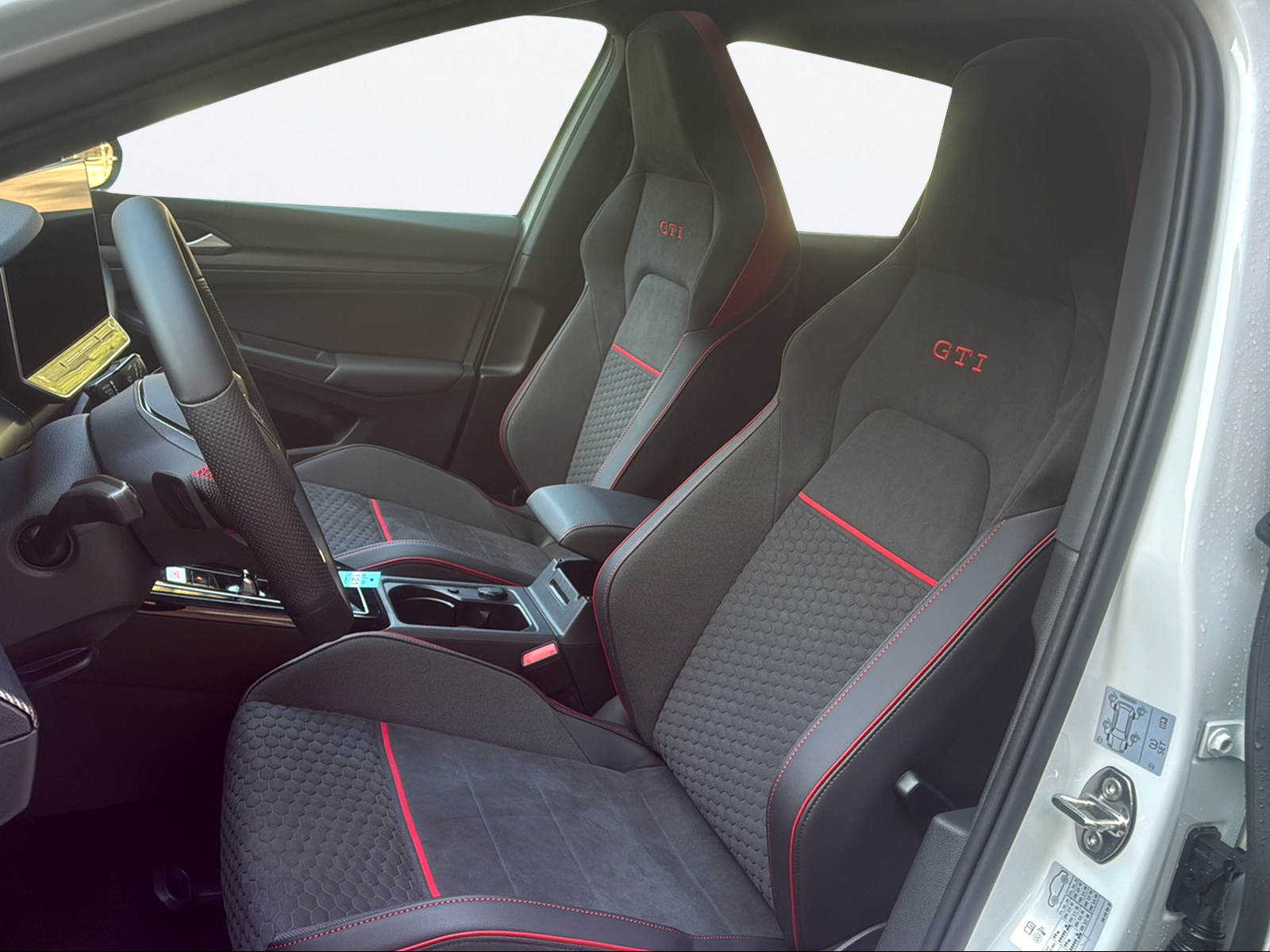 VW Golf 2.0 TSI GTI Clubsport DSG-image-9