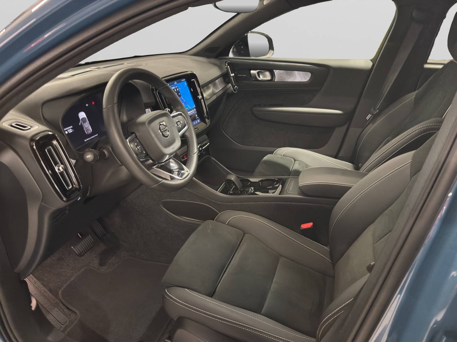 VOLVO C40 P6 Recharge Ultimate-showroom-element-3