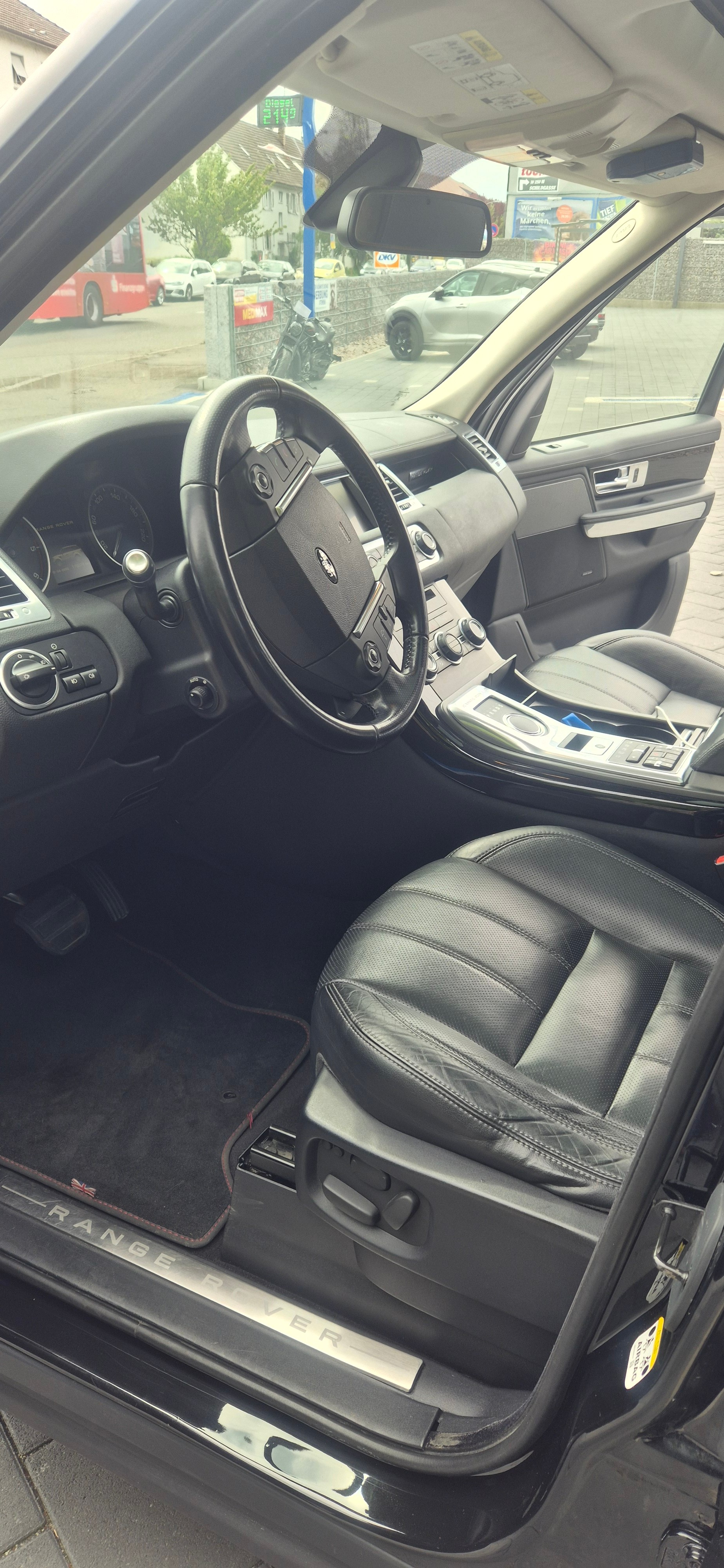 LAND ROVER Range Rover Sport 3.0 TDV6 HSE Automatic-image-8