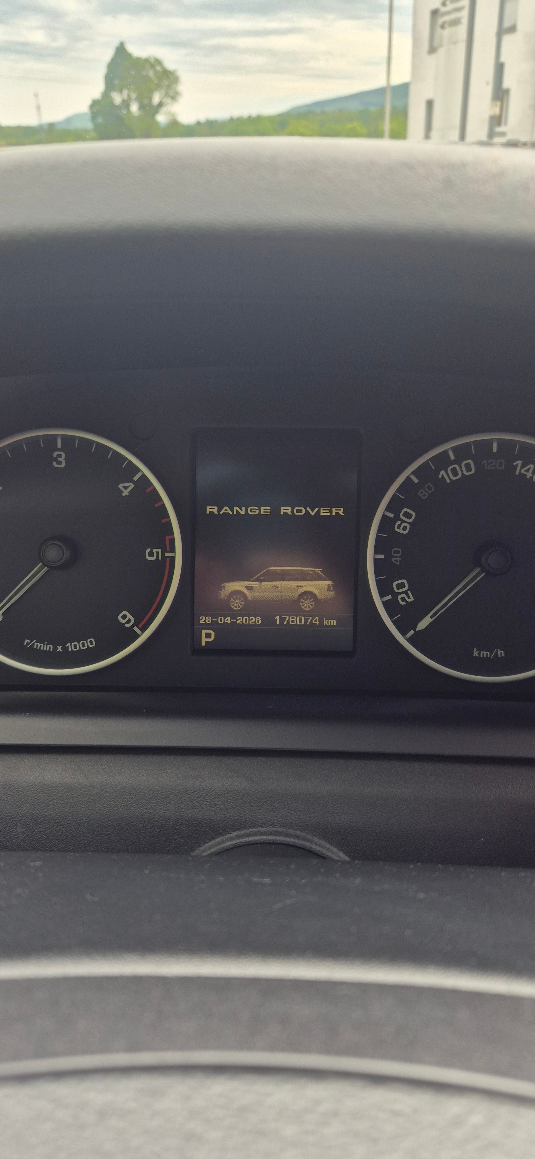 LAND ROVER Range Rover Sport 3.0 TDV6 HSE Automatic-image-12