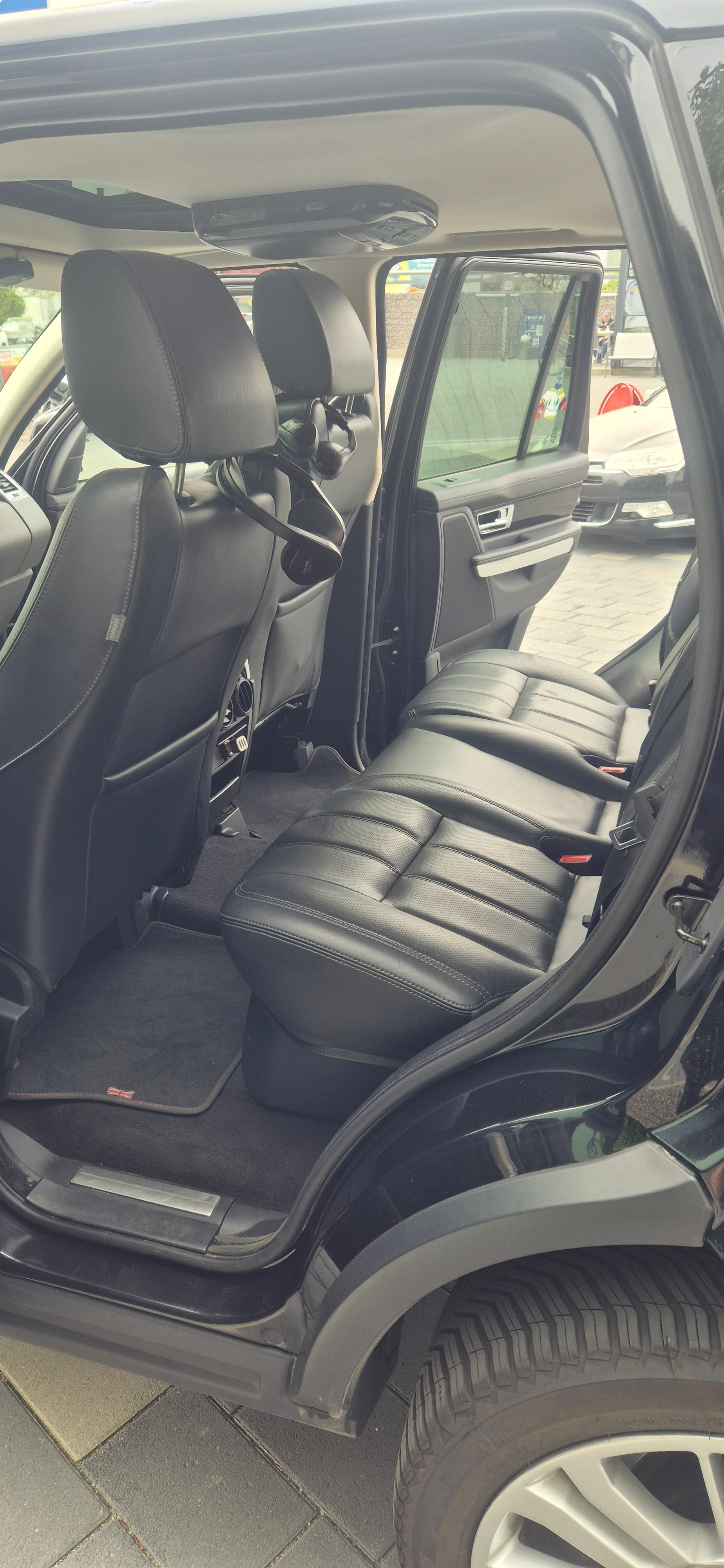 LAND ROVER Range Rover Sport 3.0 TDV6 HSE Automatic-image-7