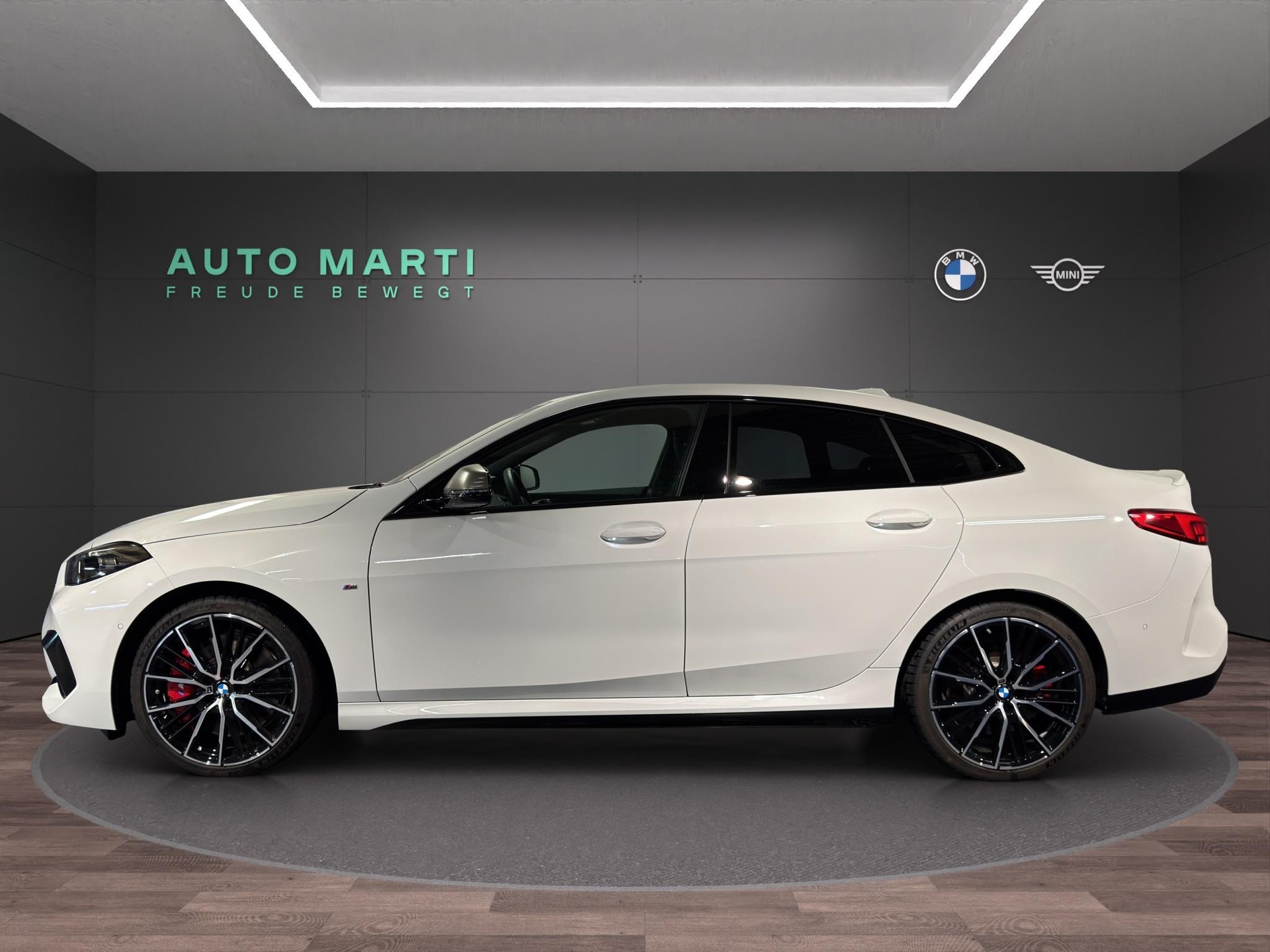 BMW M235i xDrive Gran Coupé M Sport-showroom-element-1