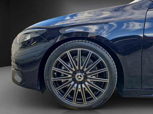 MERCEDES-BENZ CLA 220 8G-DCT 4Matic-image-3