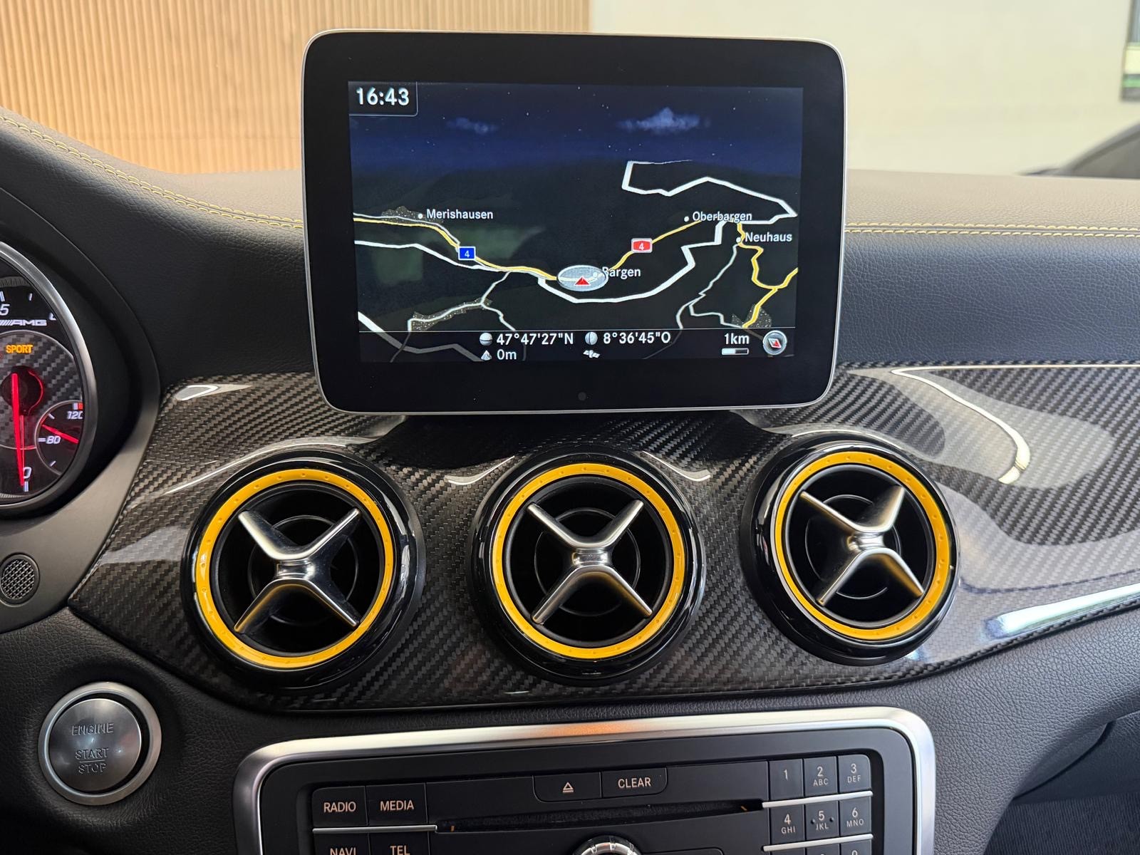 MERCEDES-BENZ A 45 AMG Yellow Night Edition 4Matic 7G-DCT-image-26