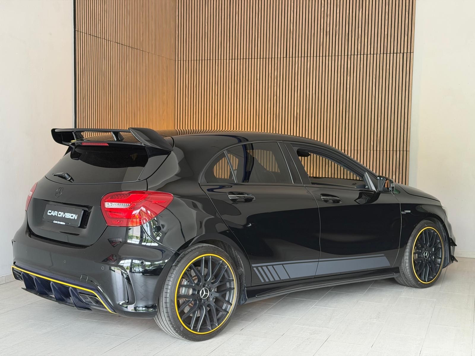 MERCEDES-BENZ A 45 AMG Yellow Night Edition 4Matic 7G-DCT-image-8