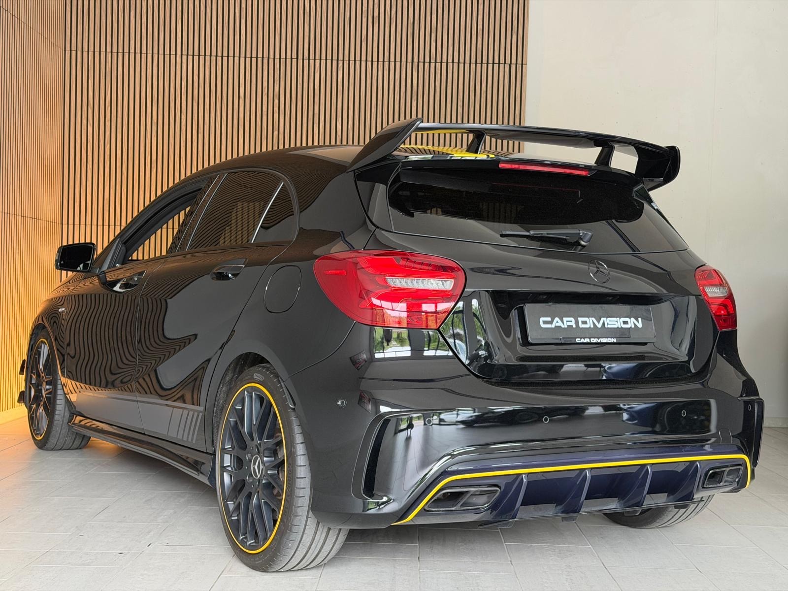 MERCEDES-BENZ A 45 AMG Yellow Night Edition 4Matic 7G-DCT-image-6