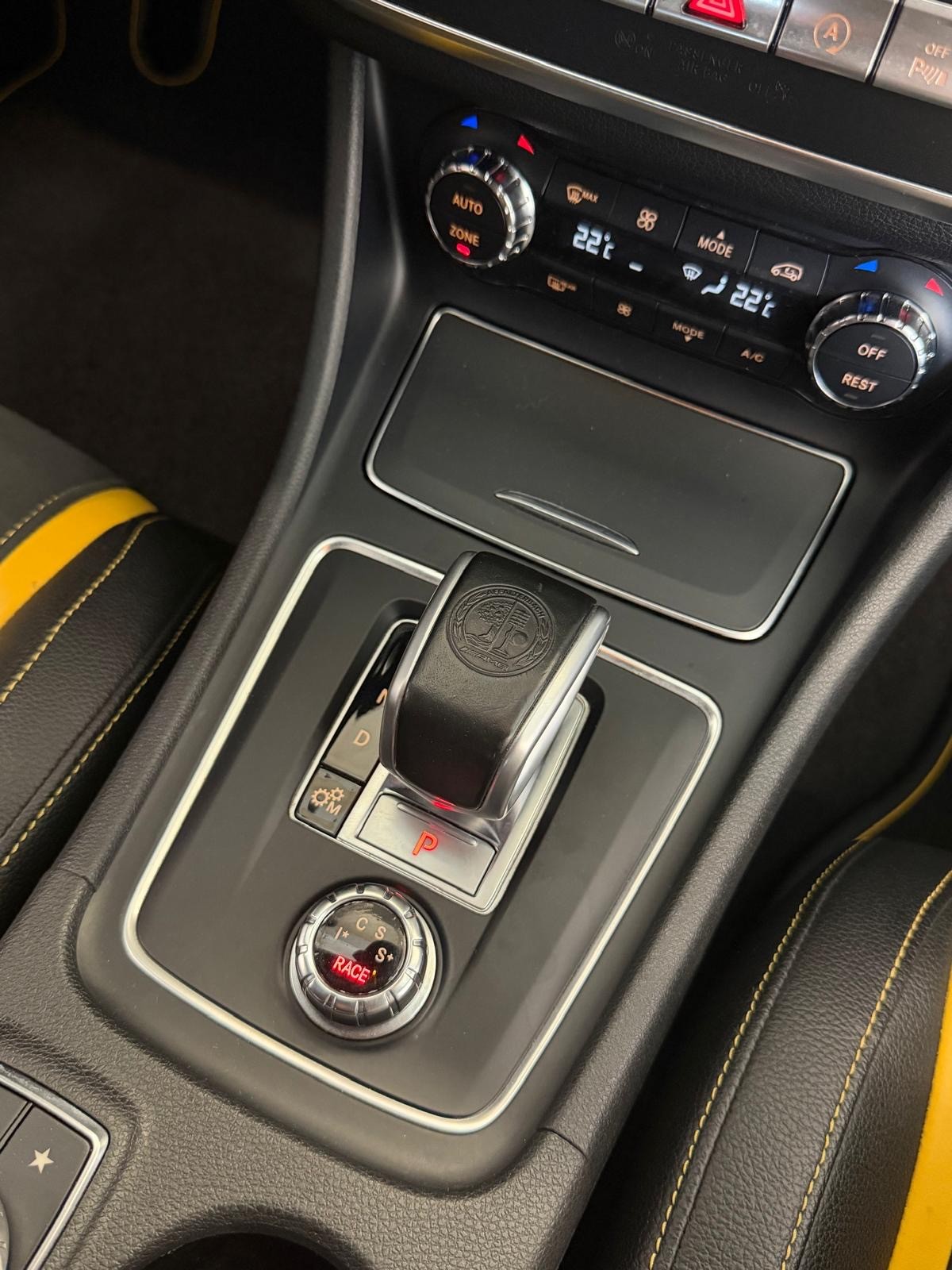 MERCEDES-BENZ A 45 AMG Yellow Night Edition 4Matic 7G-DCT-image-13