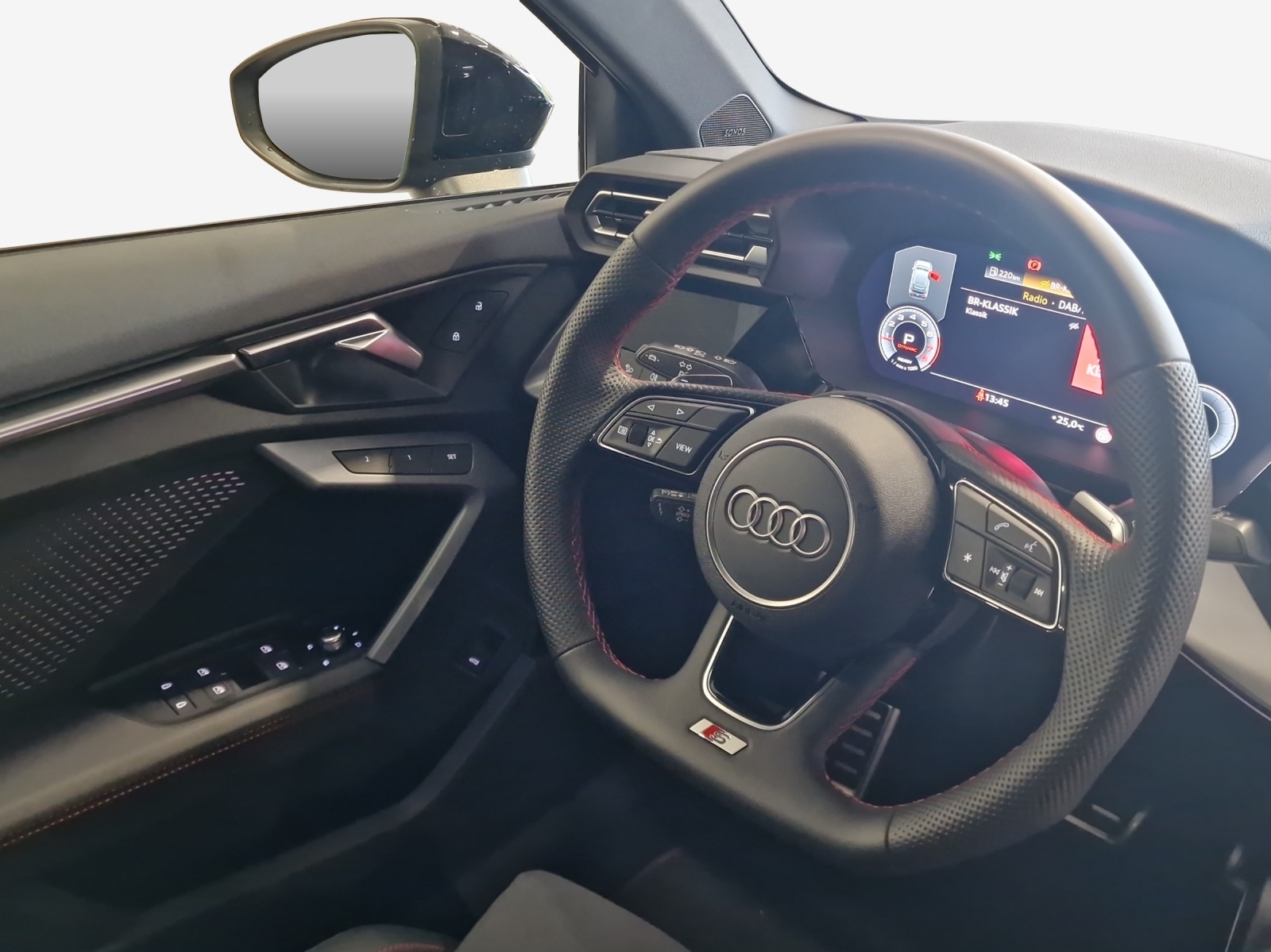 AUDI A3 Sportback TFSI 150 kW quattro S line S tronic-image-14
