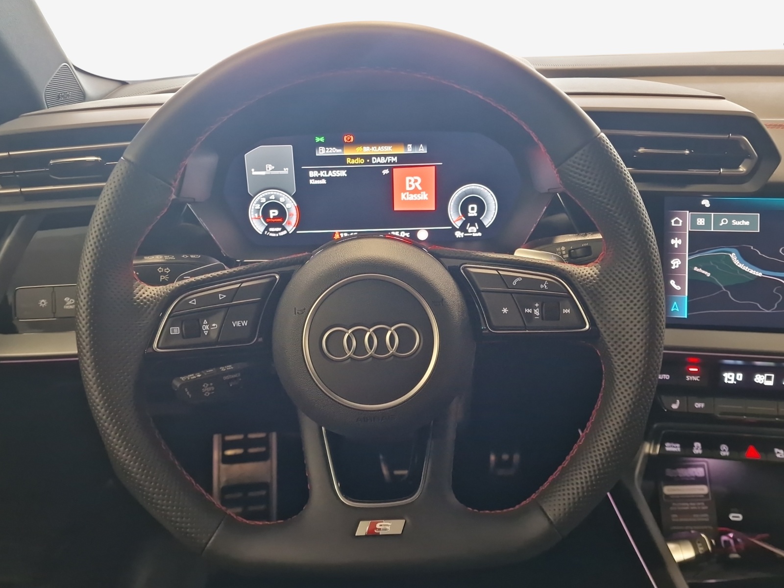 AUDI A3 Sportback TFSI 150 kW quattro S line S tronic-image-9