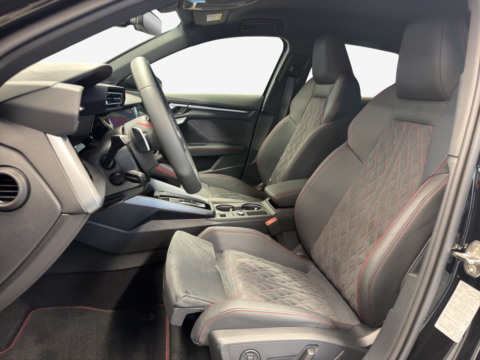 AUDI A3 Sportback TFSI 150 kW quattro S line S tronic-image-7