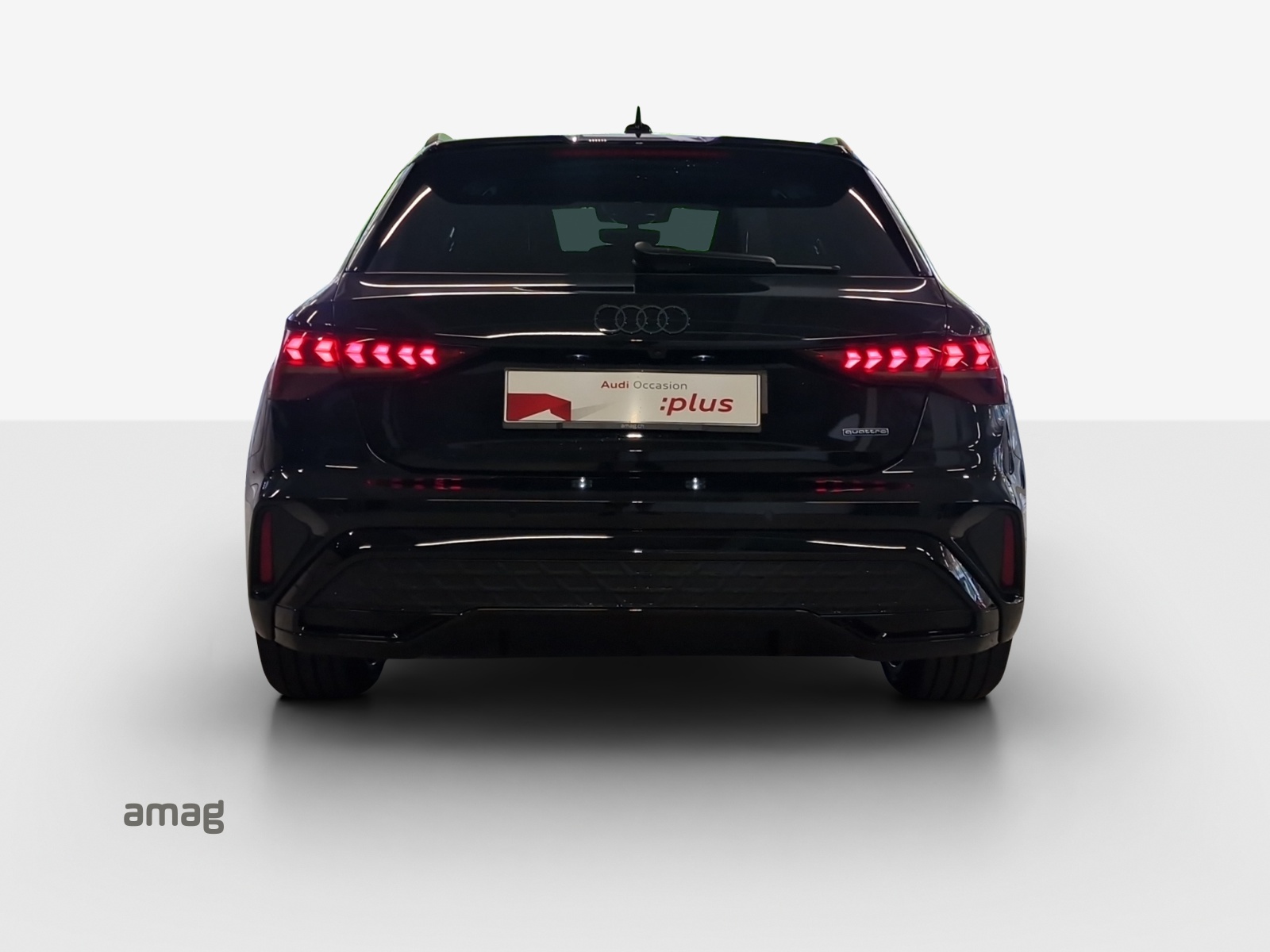 AUDI A3 Sportback TFSI 150 kW quattro S line S tronic-image-3