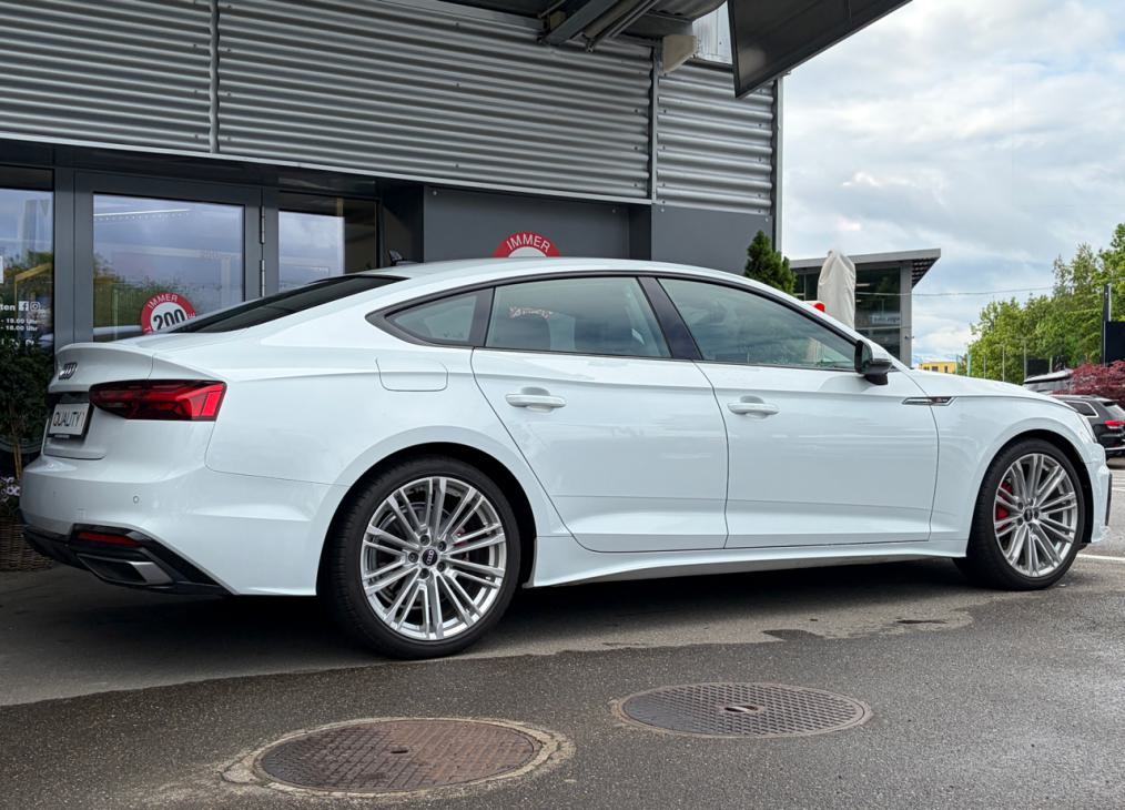 AUDI A5 Sportback 40 TDi S line-image-2